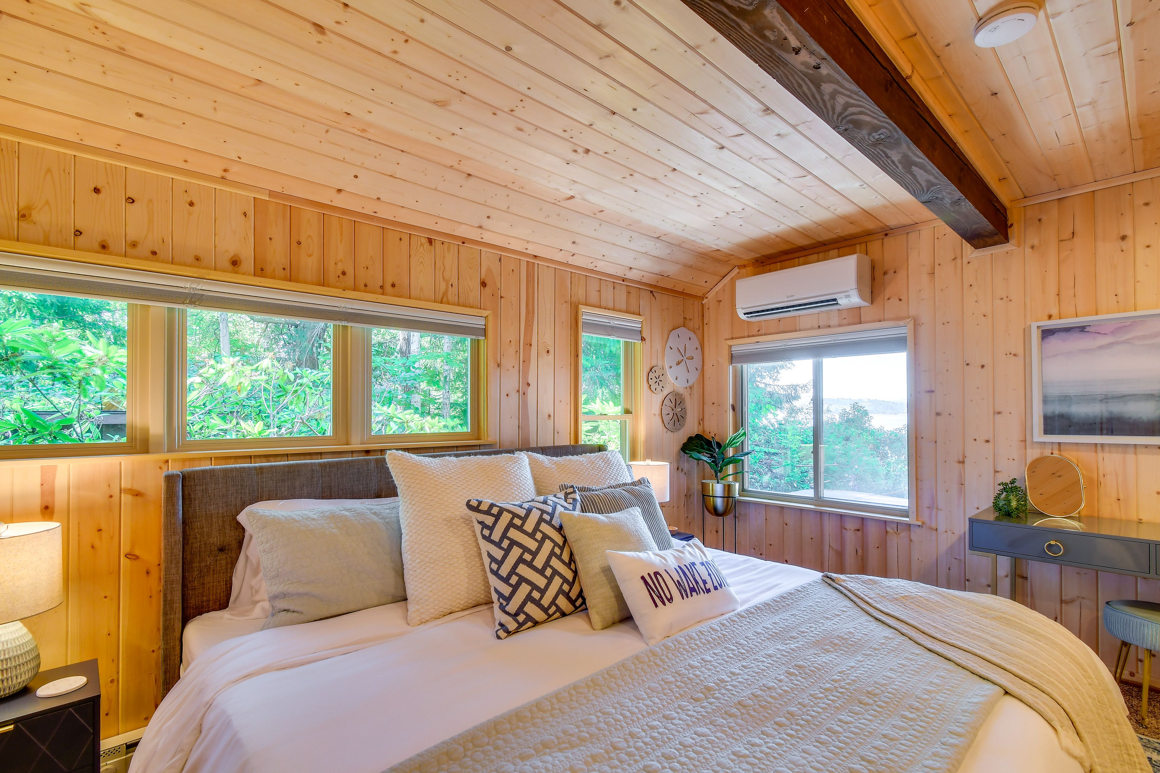 Bedroom 1 | King Bed | Smart TV
