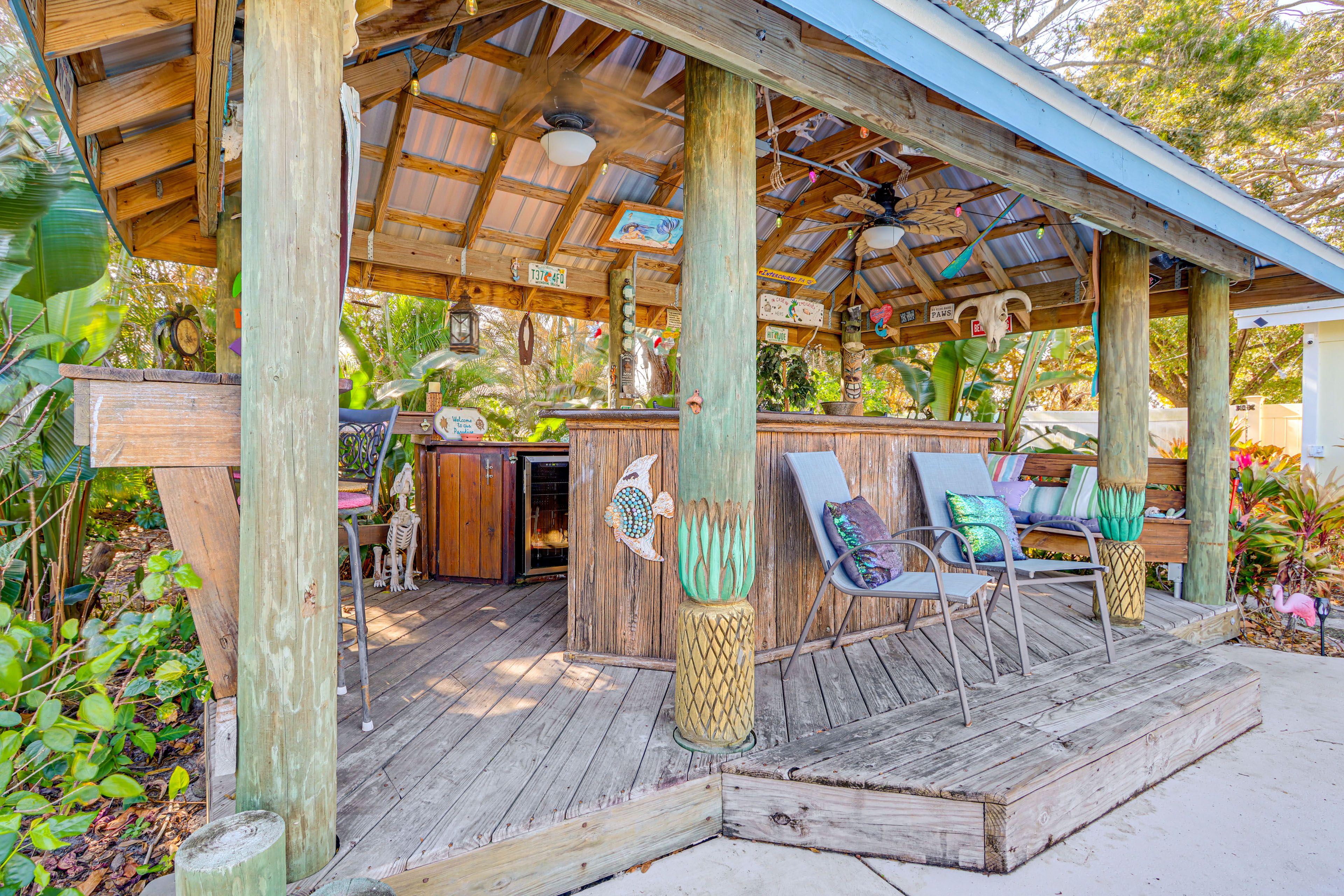 Tropical Bar | Beverage Fridge | Ice Maker