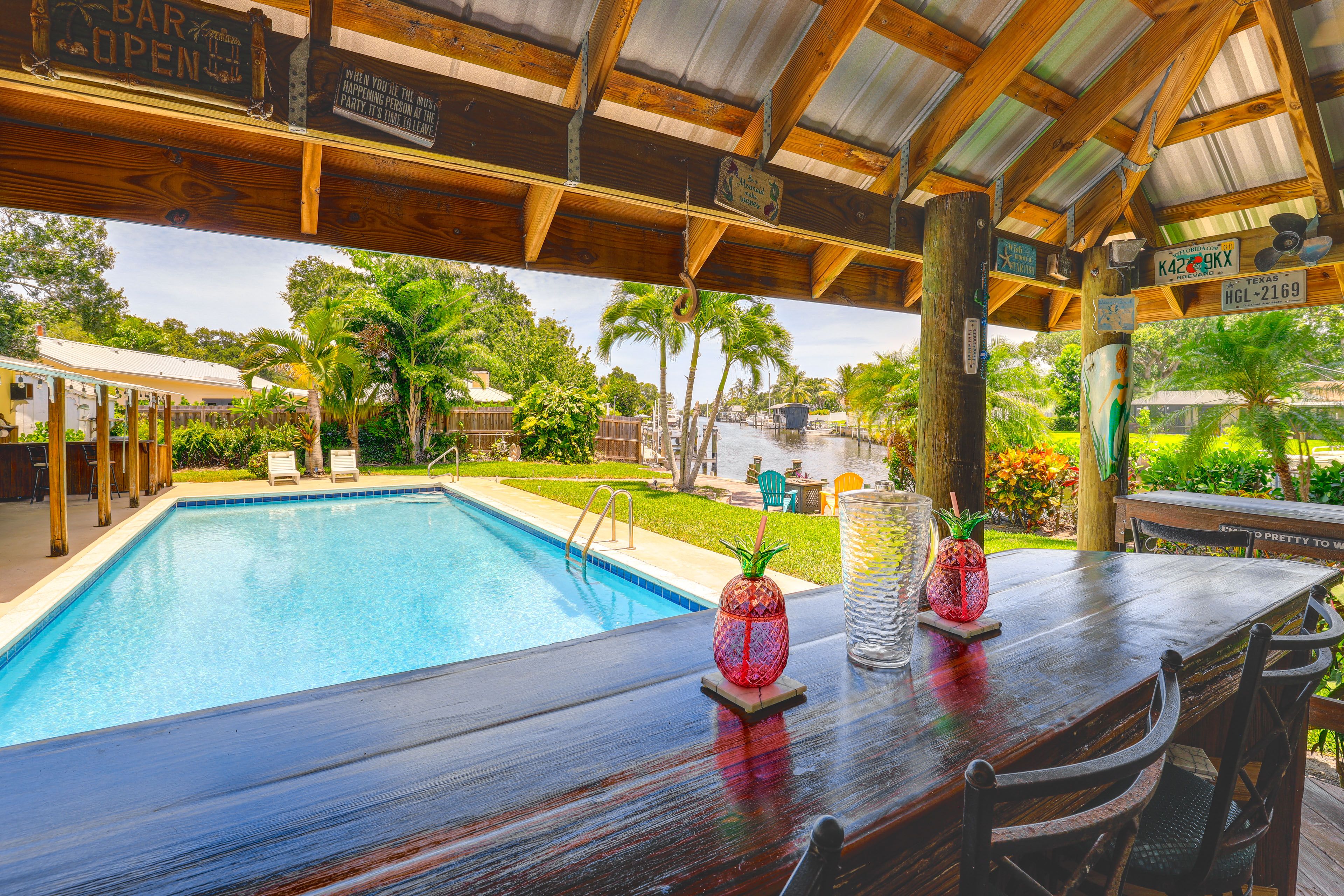 Tropical Bar & Private Pool