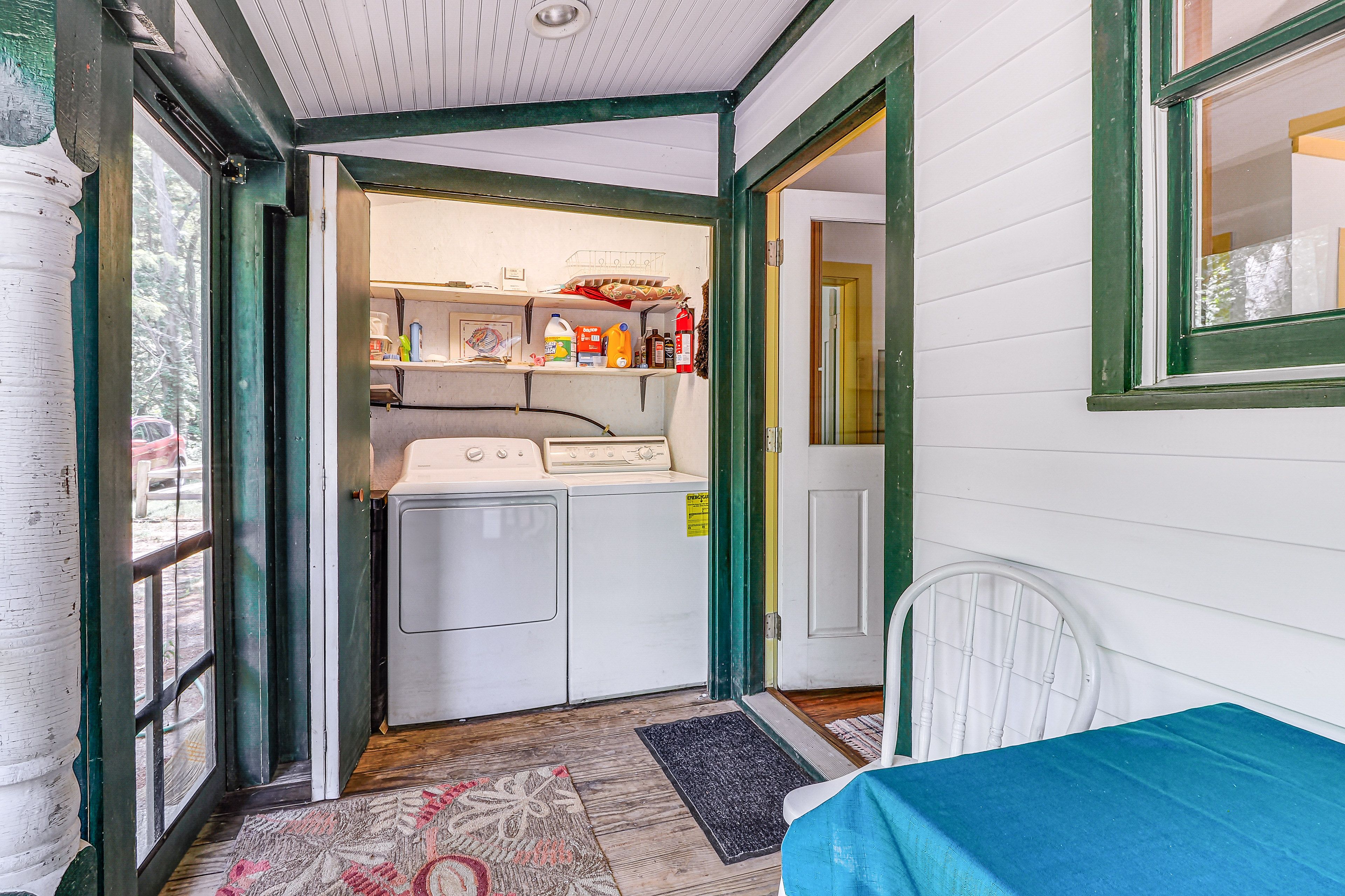 Screened Porch | Main Entrance | Washer & Dryer
