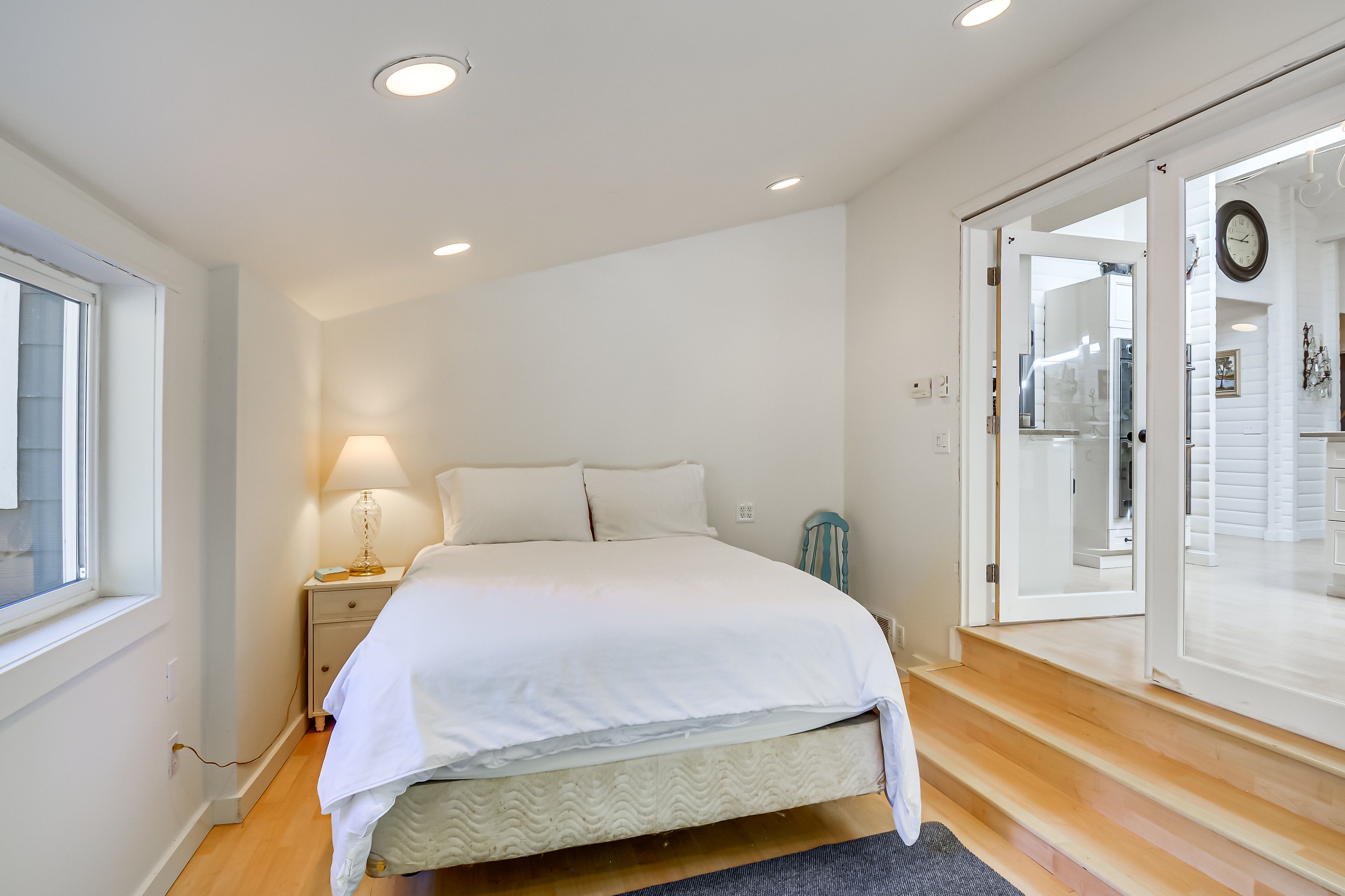 Bedroom 4 (Main House) | 1st Floor | Queen Bed