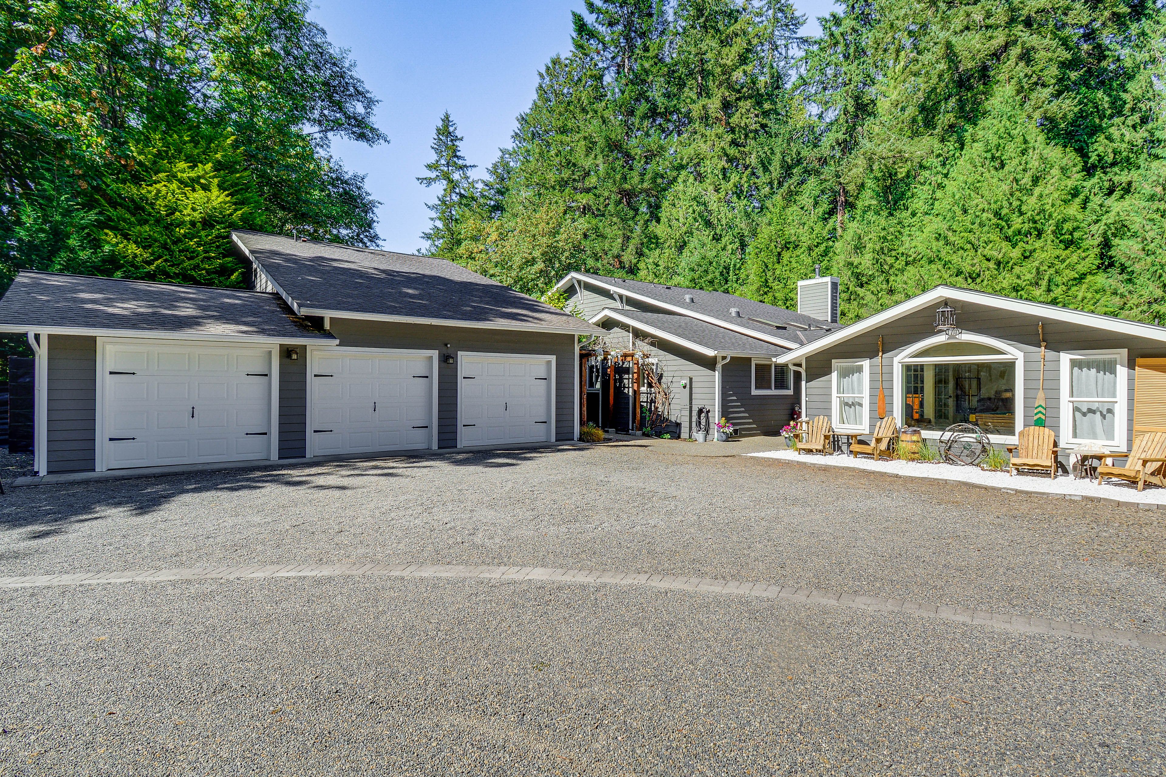 Parking | Driveway (10 Vehicles) | RV/Trailer Parking