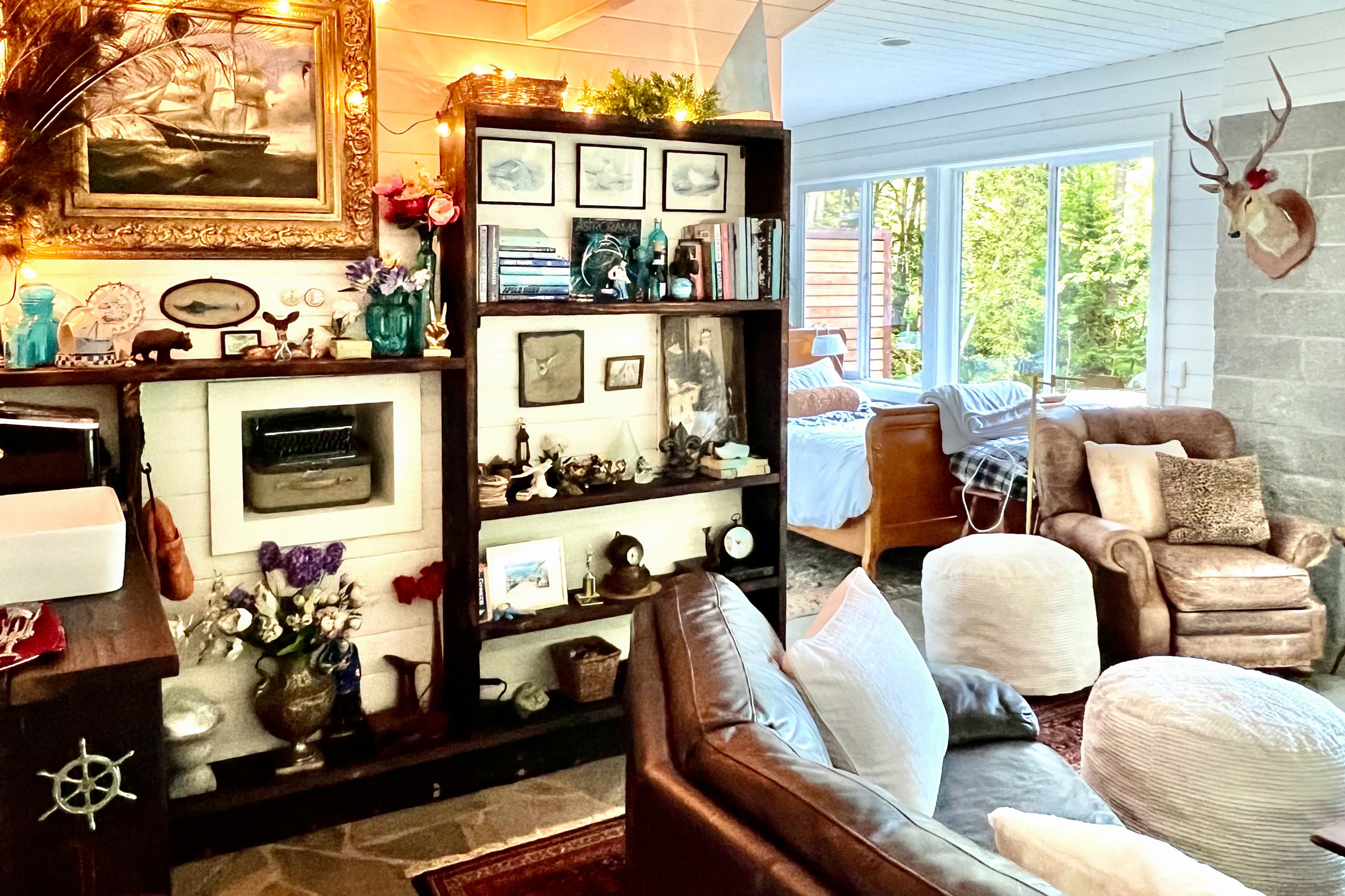 Bay Room (Main House) | Sleeping Nook Access