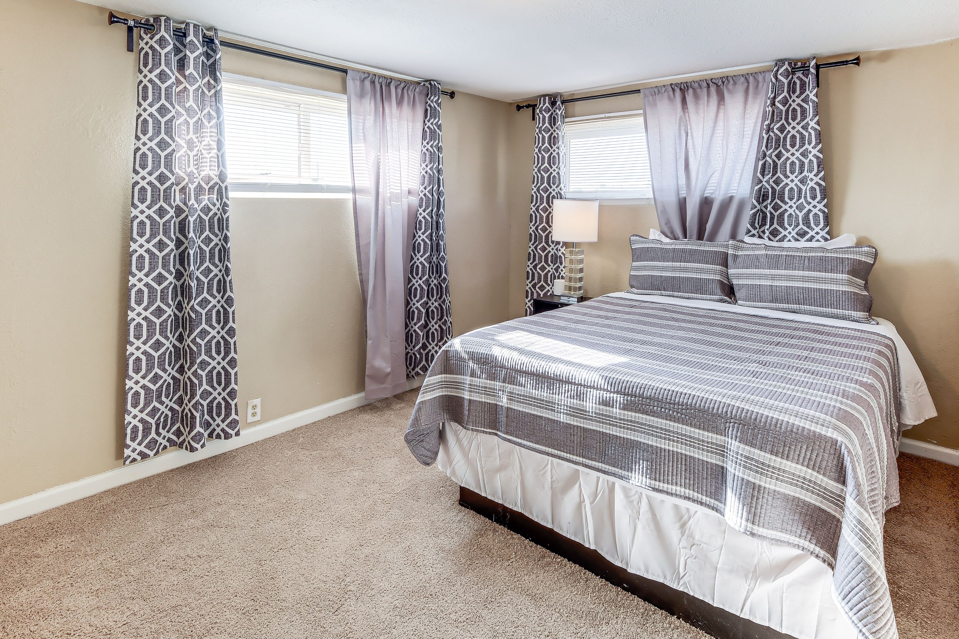 Bedroom 2 | Queen Bed