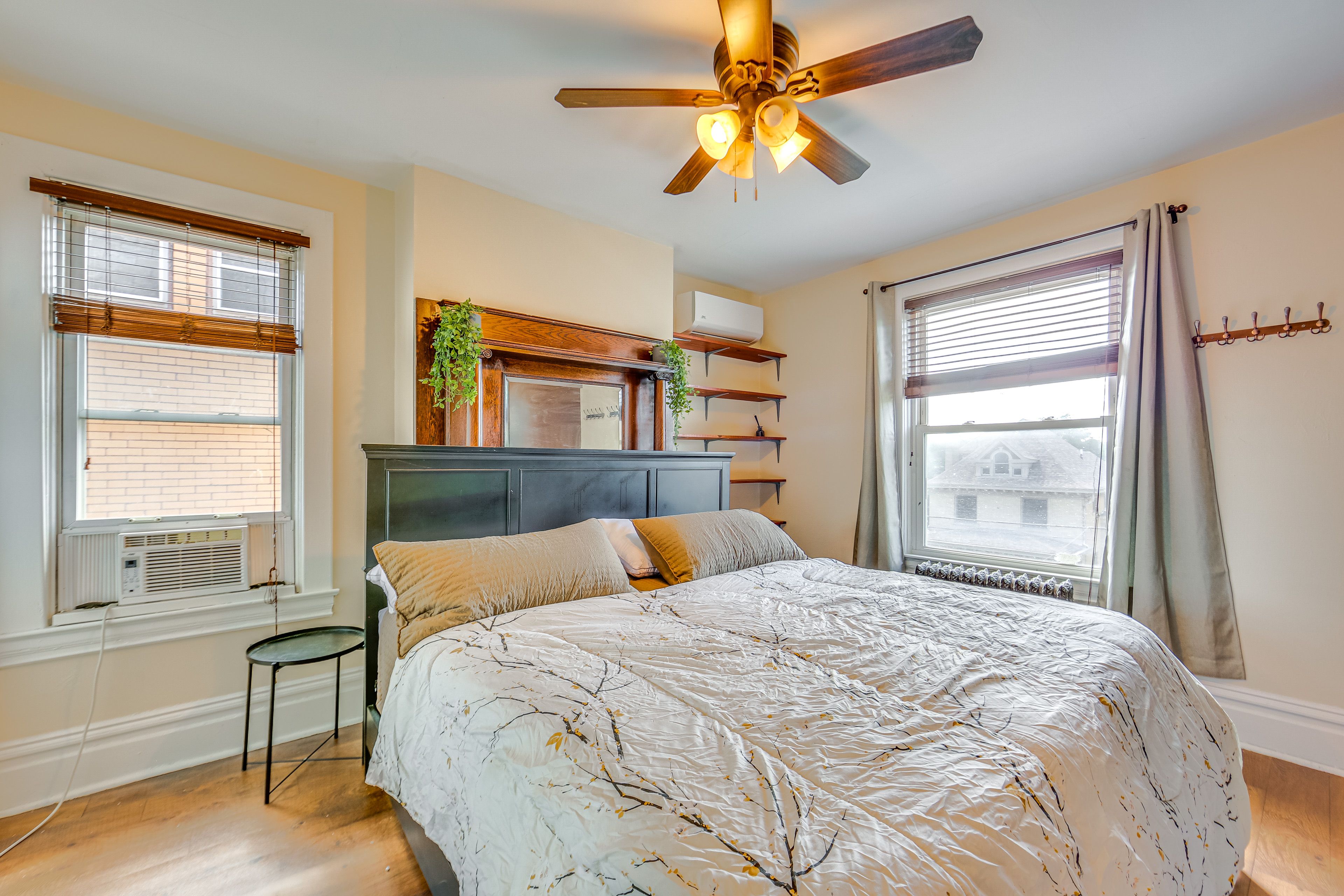 Bedroom 2 | King Bed | Smart TV | 2nd Floor