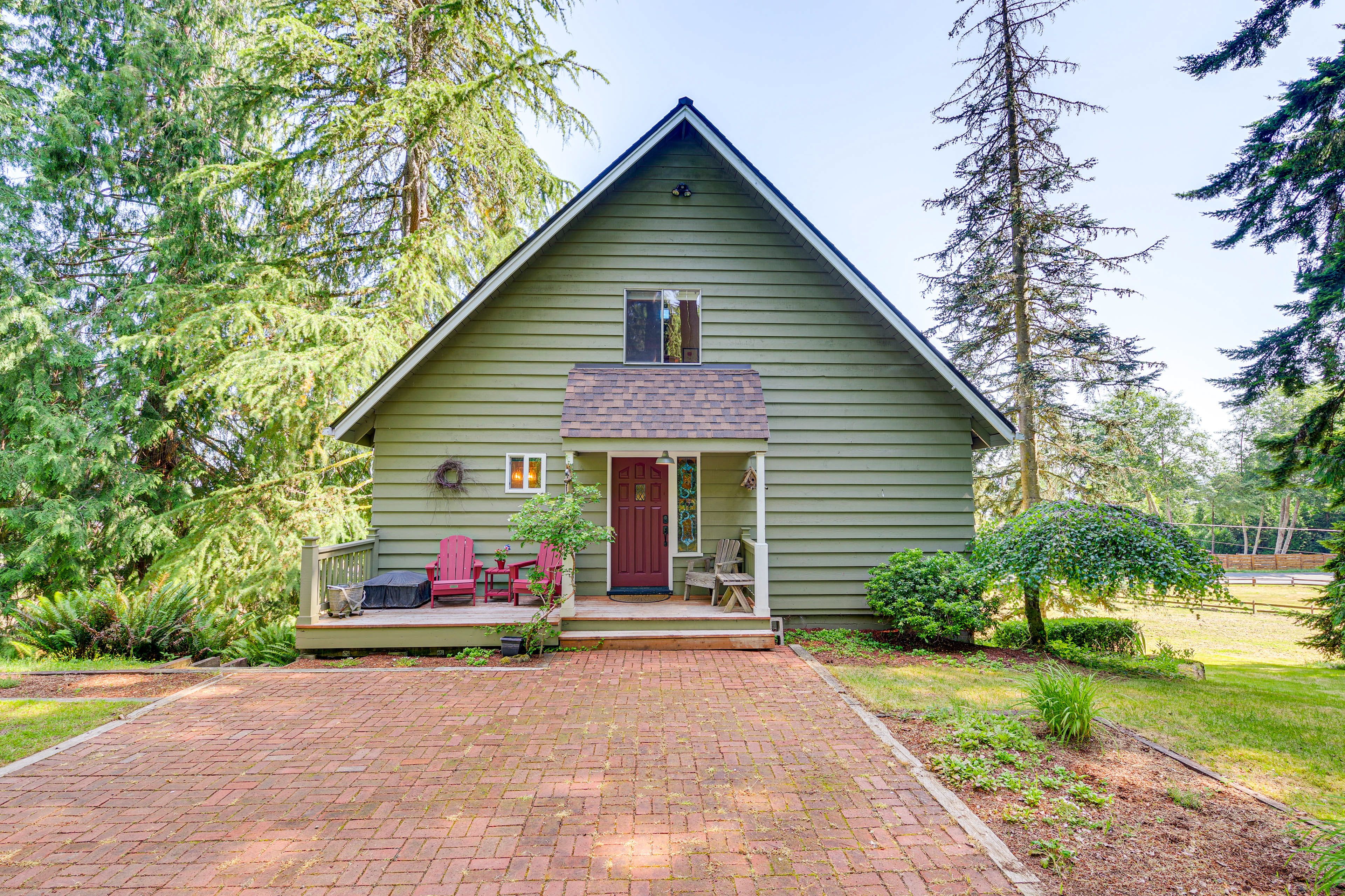 Cabin Exterior | Keyless Entry | Central Heating