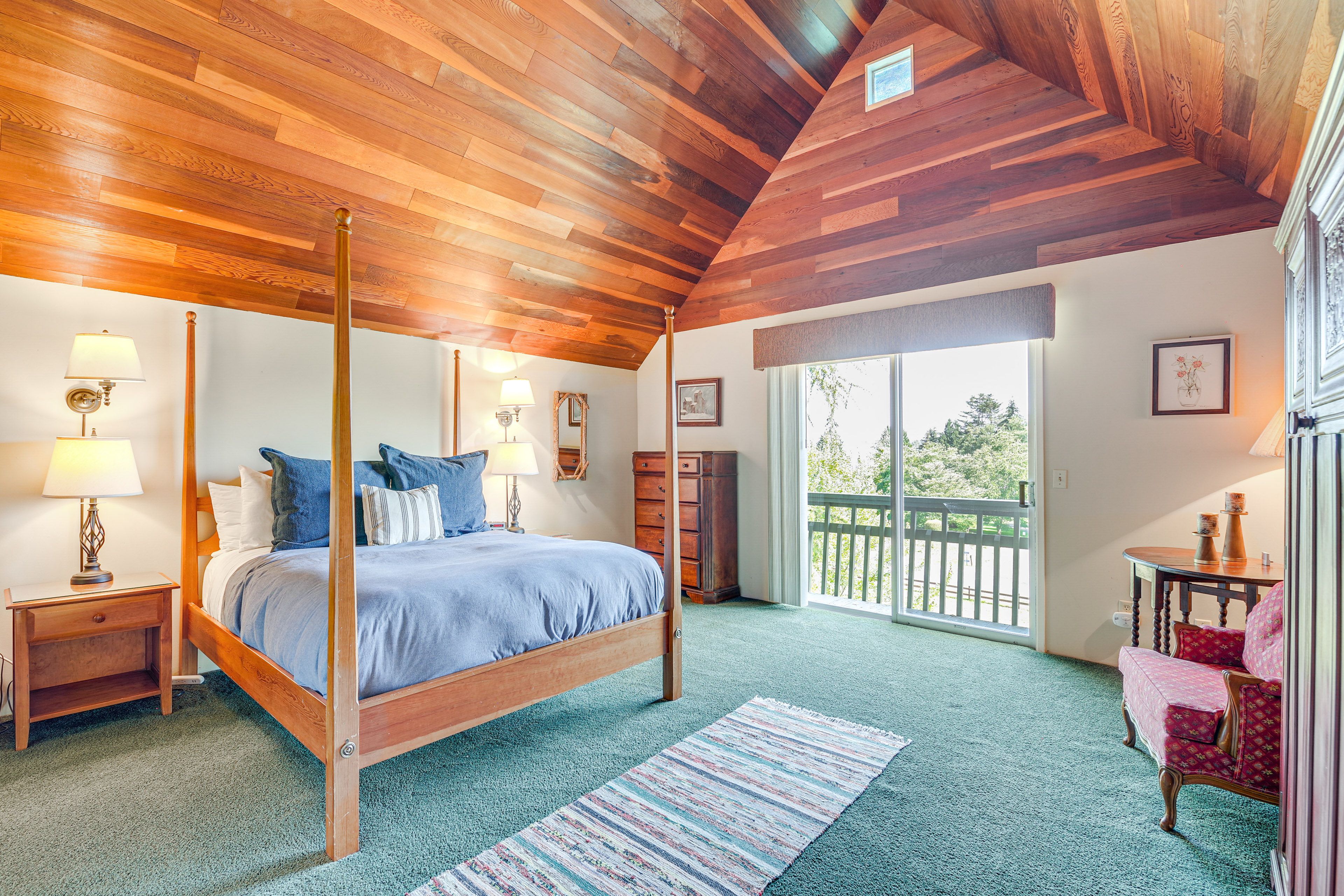 Bedroom 1 | Queen Bed | 2nd Floor | Stairs Required