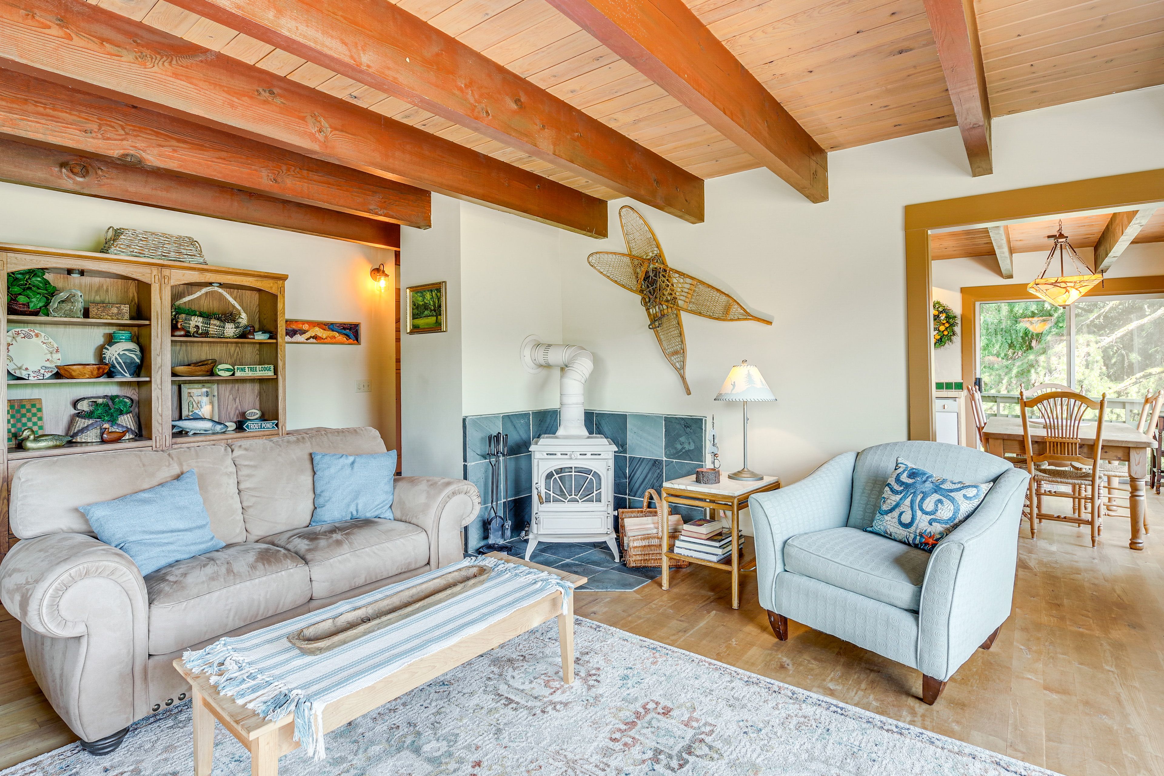 Living Room | 1st Floor | Multi-Level Cabin | Free WiFi