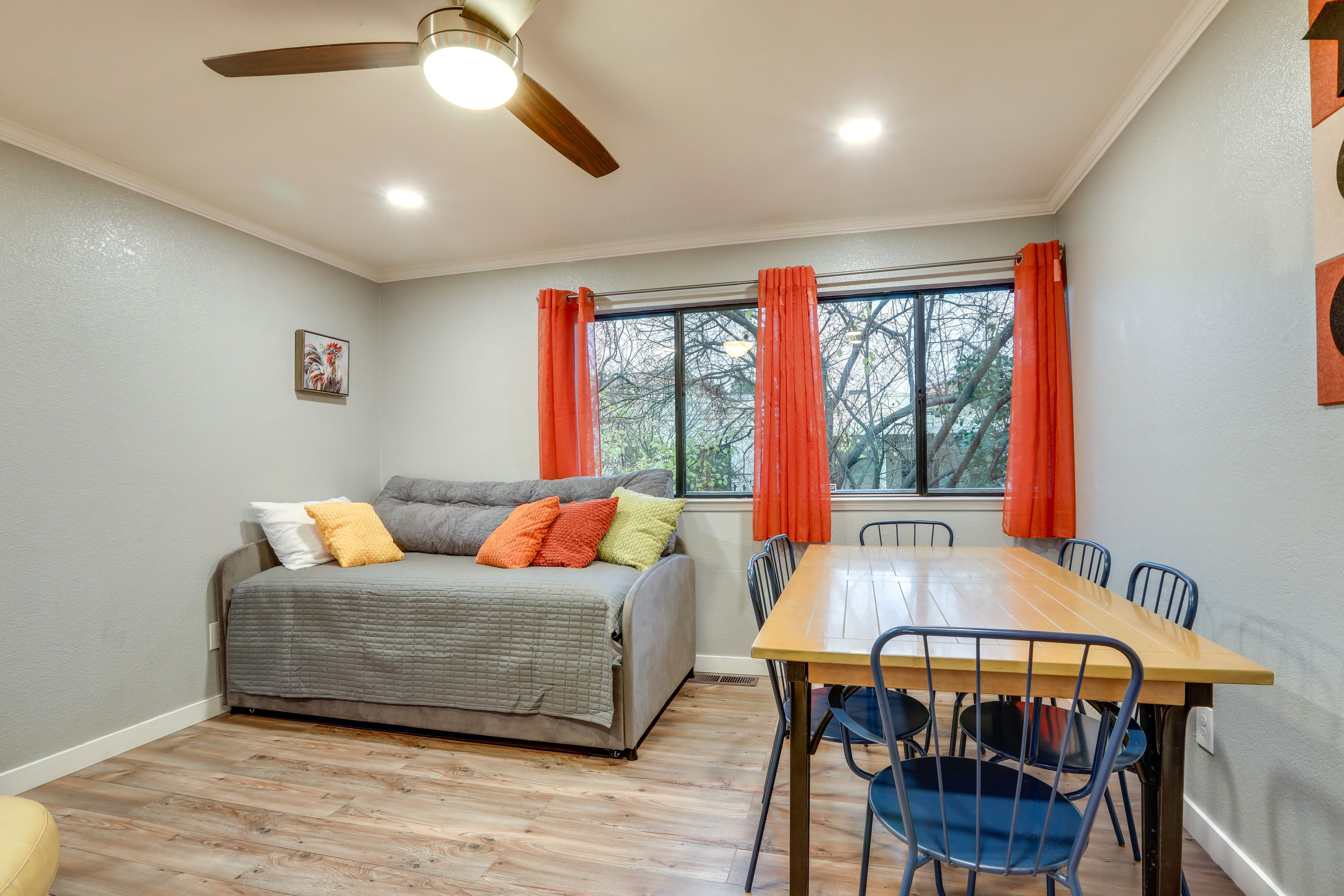 Living Room | Twin Daybed (Upon Request)