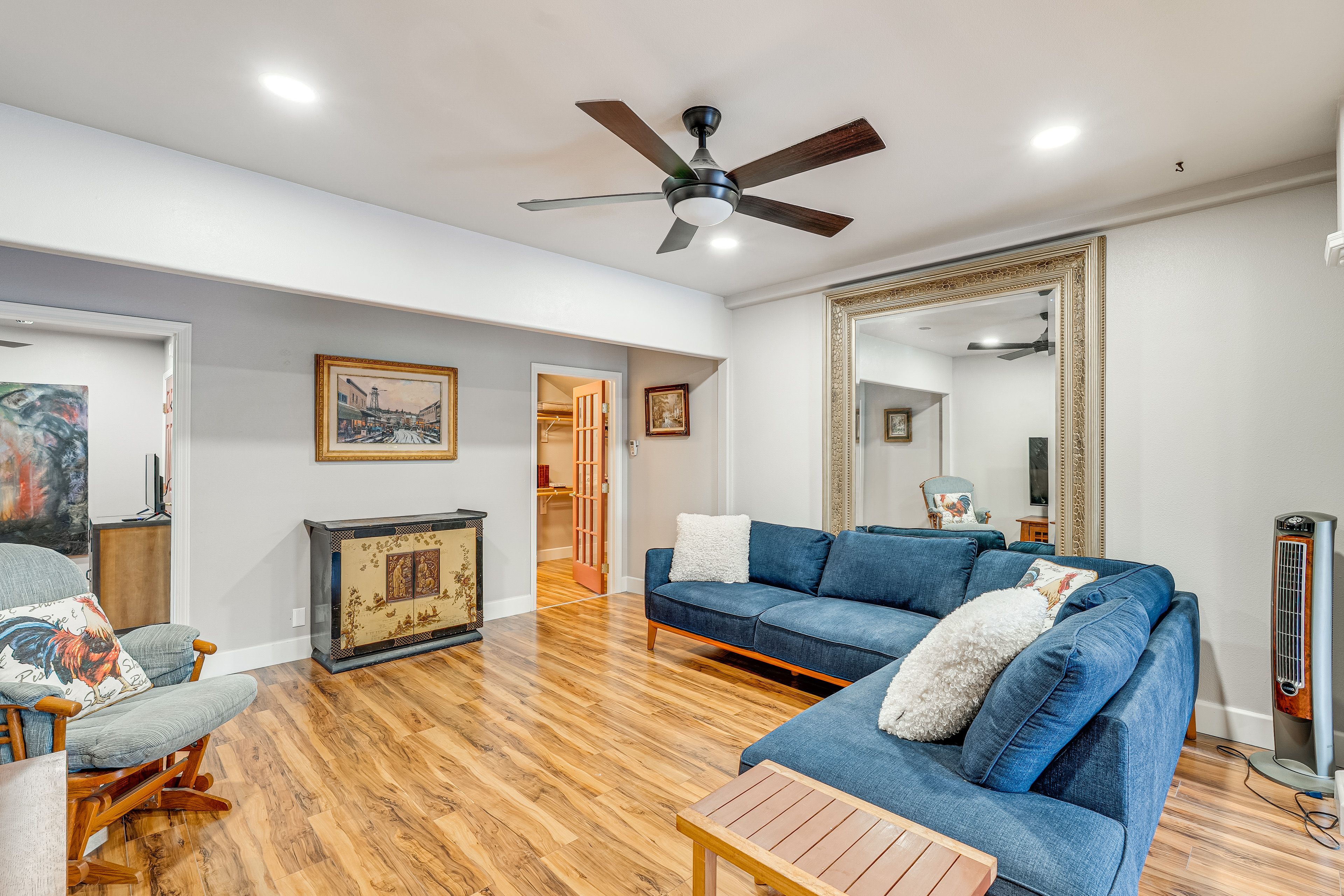 Living Room | Free WiFi