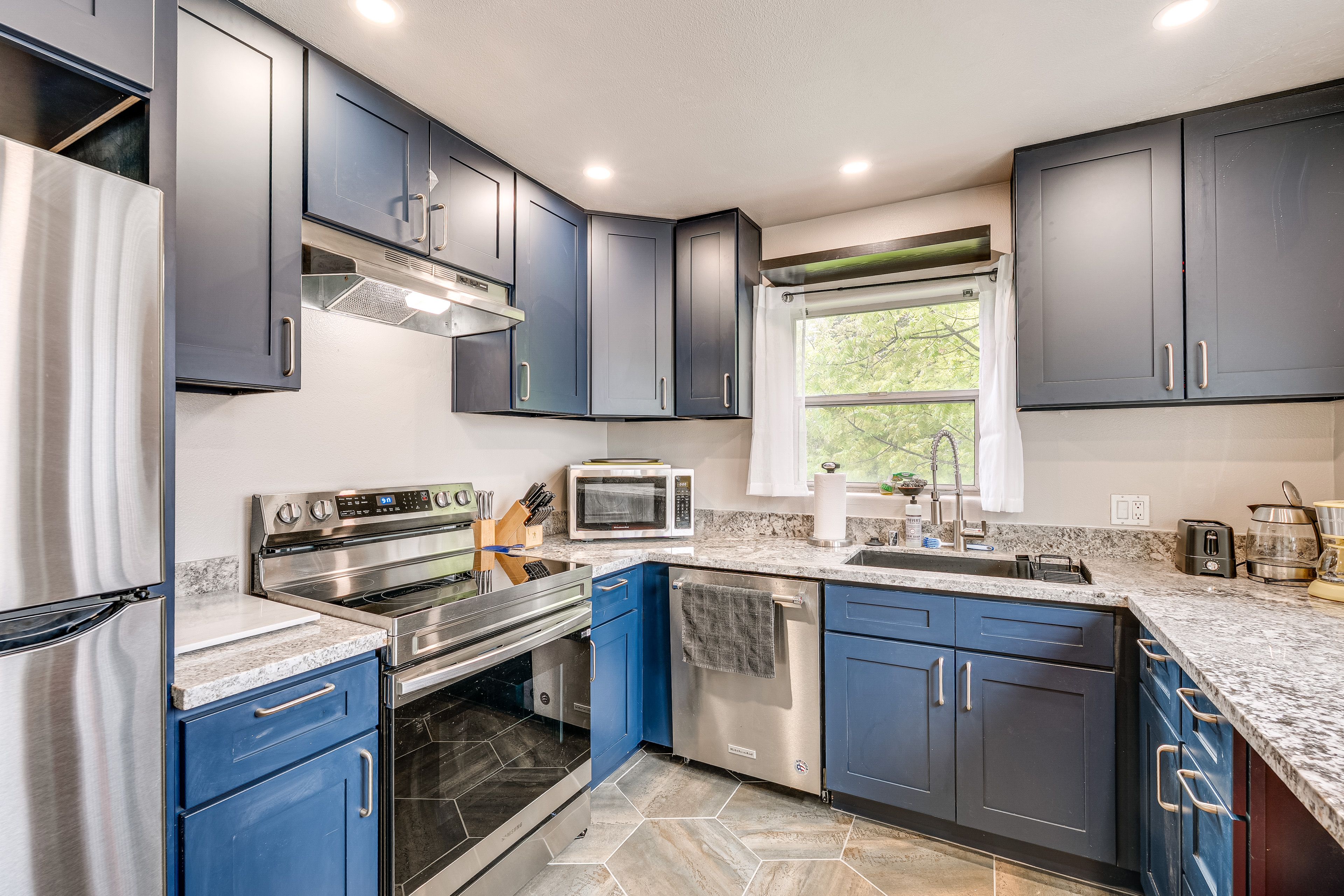 Kitchen | Drip Coffee Maker | Dishwasher