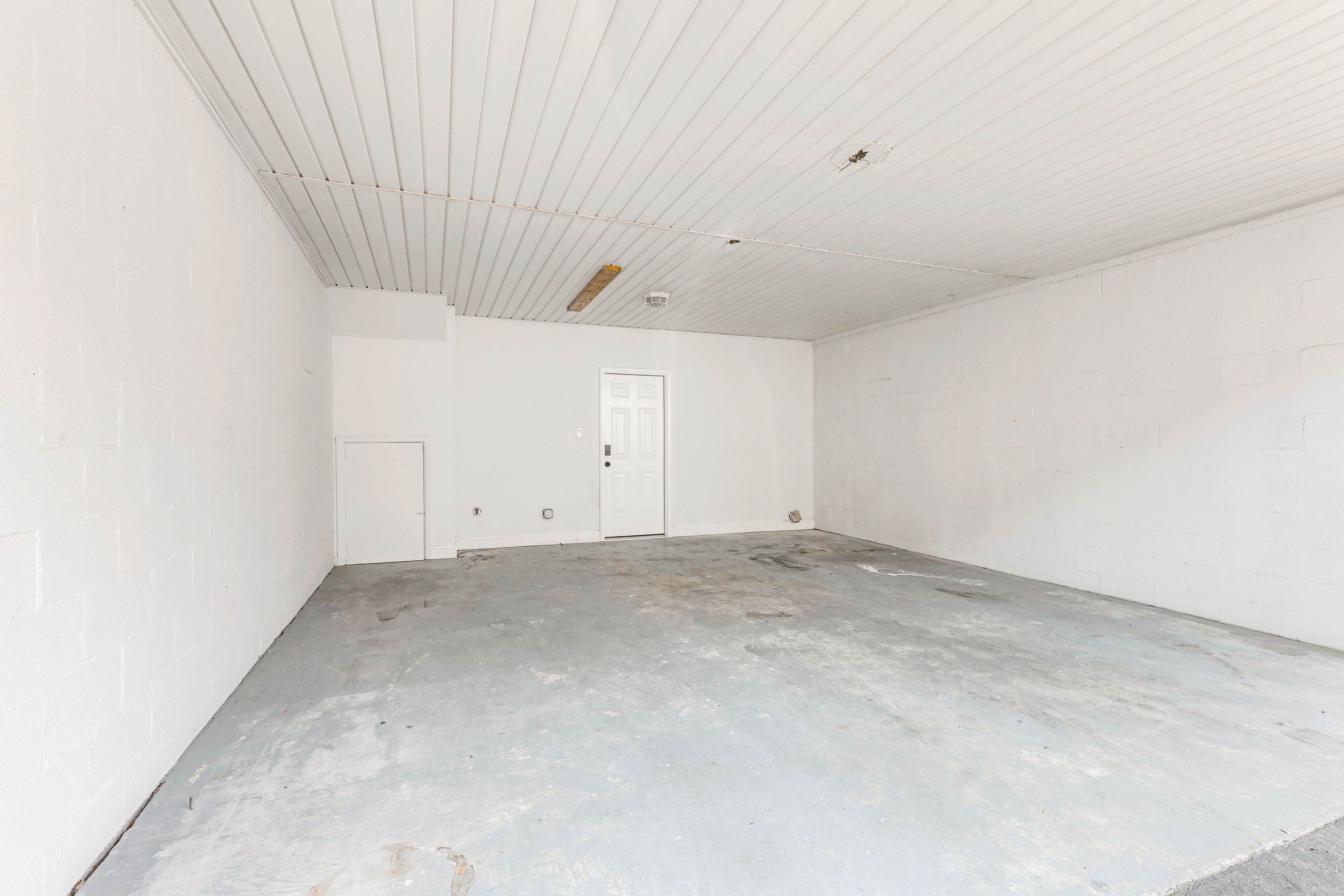Parking | Garage (2 Vehicles) | Driveway (1 Vehicle)