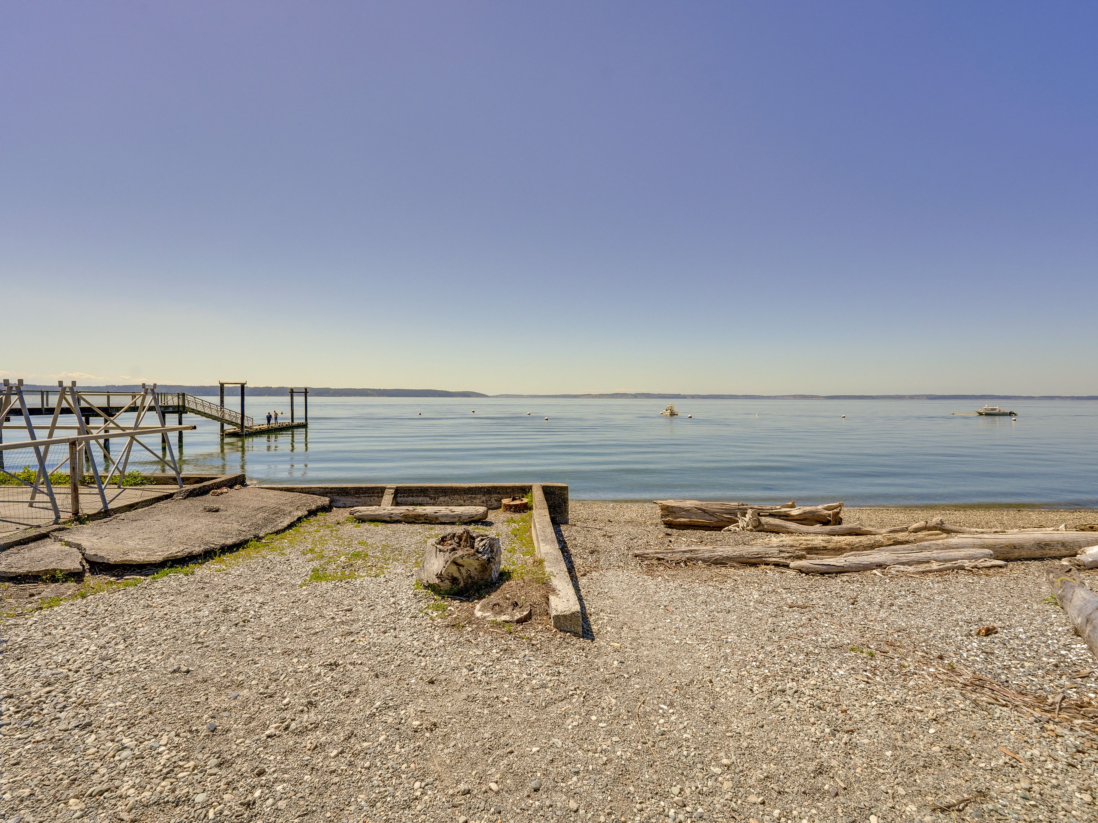 Walking Distance to Saratoga Passage
