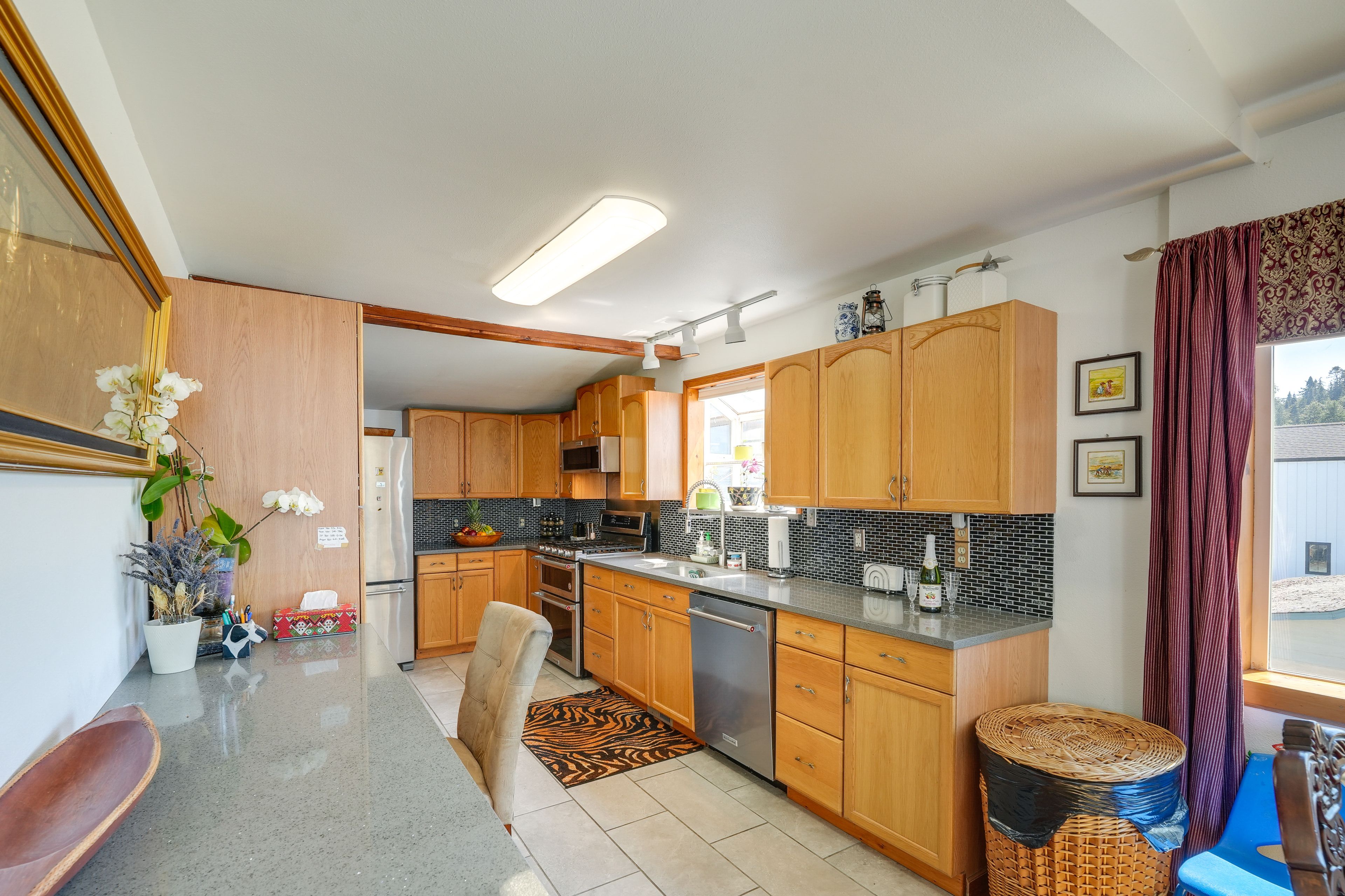 Kitchen | 2nd Floor | French Press & Percolator | Spices