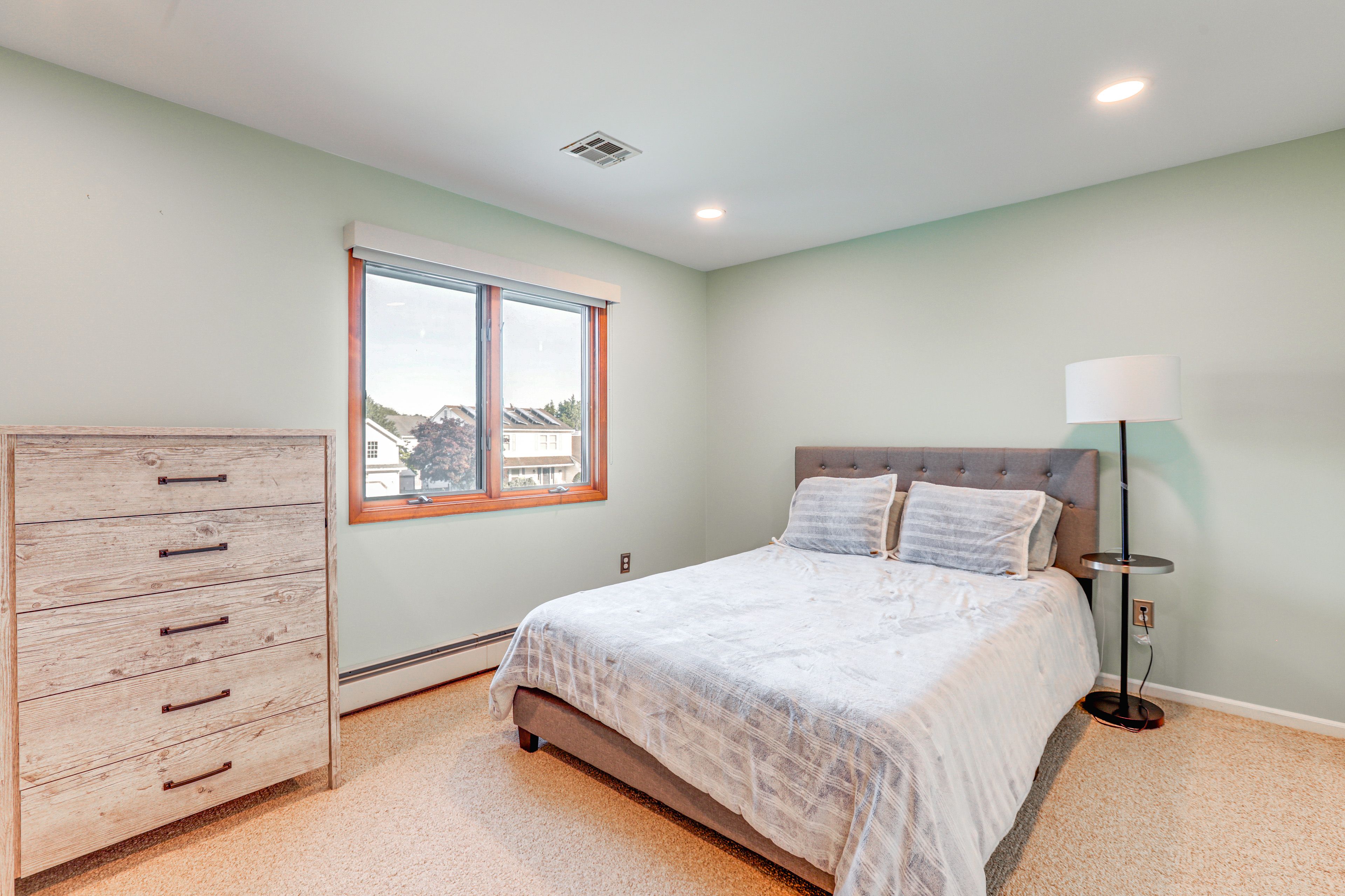 Bedroom 2 | Queen Bed | 2nd Floor