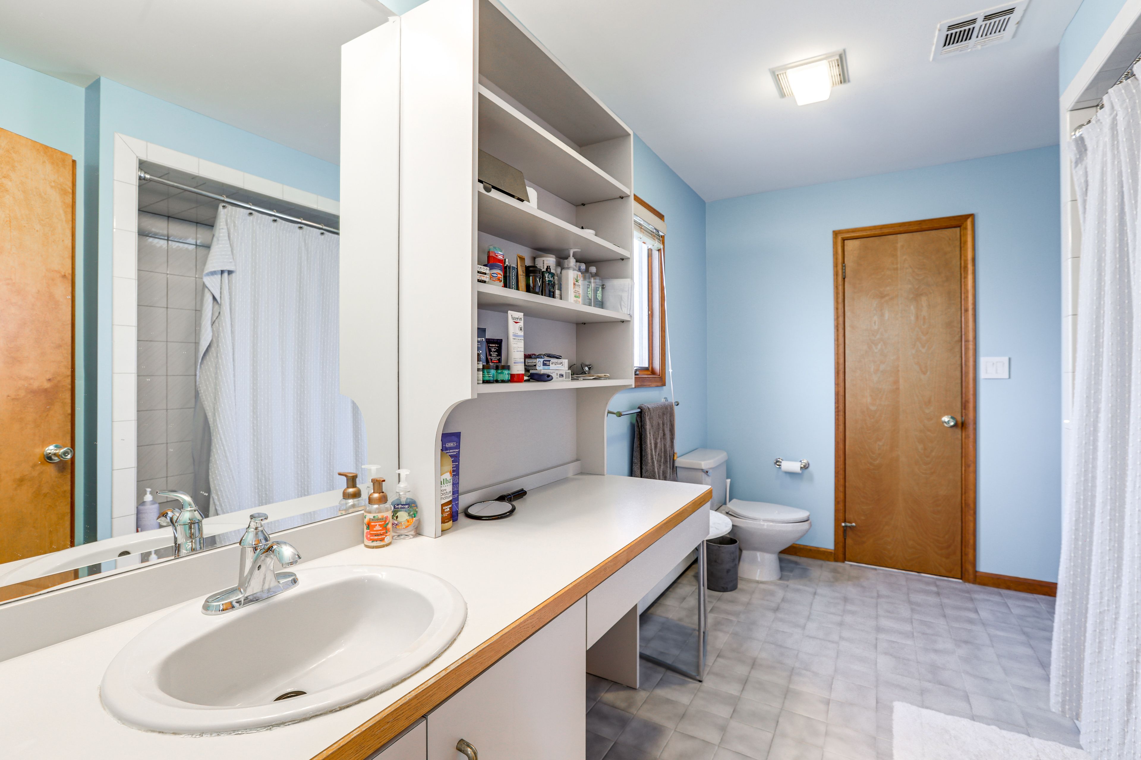 En-Suite Bathroom | Towels Provided | Complimentary Toiletries | 2nd Floor