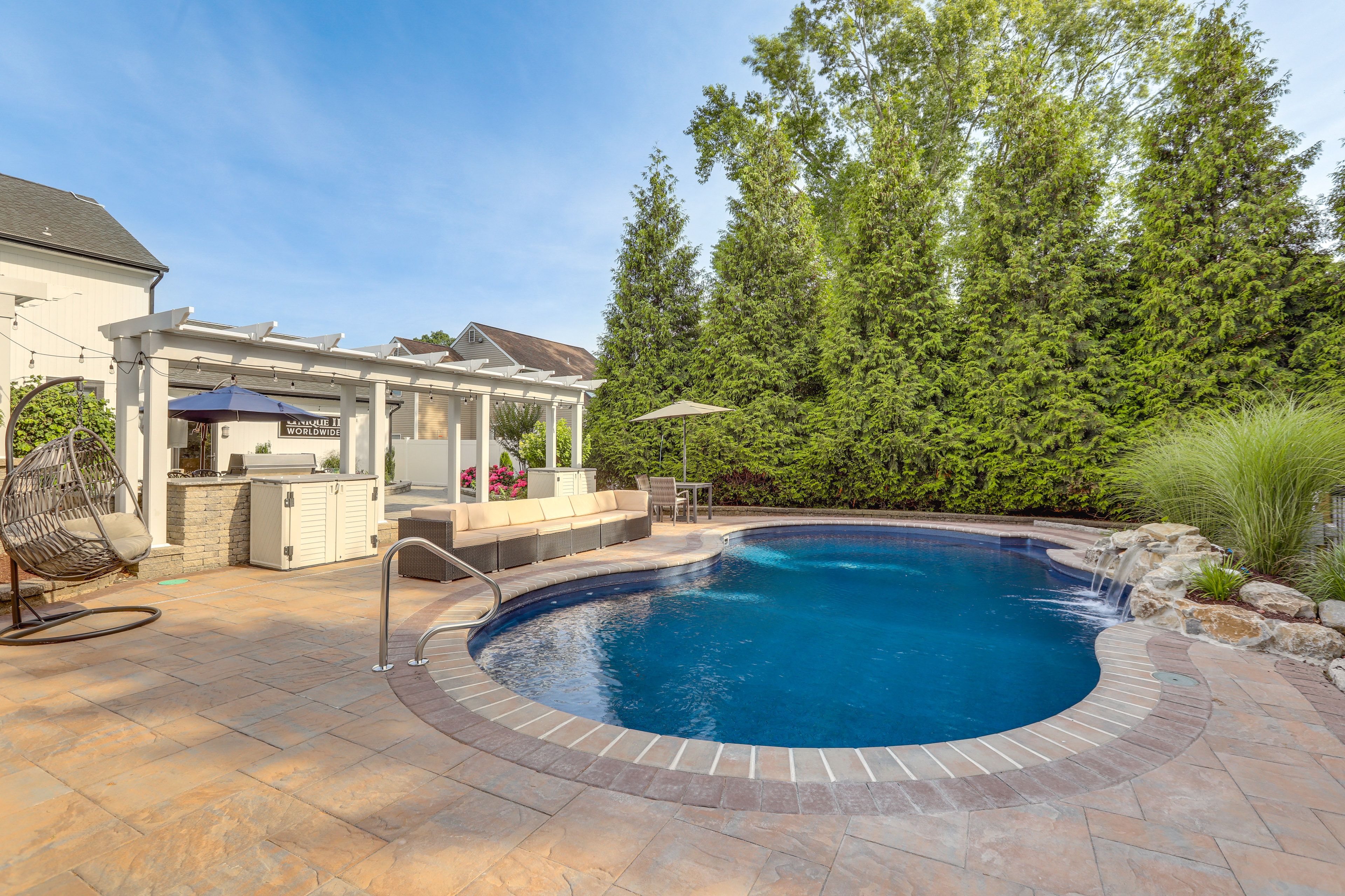 Brick Township Vacation Rental | 4BR | 3.5BA | 2,600 Sq Ft | Stairs Required