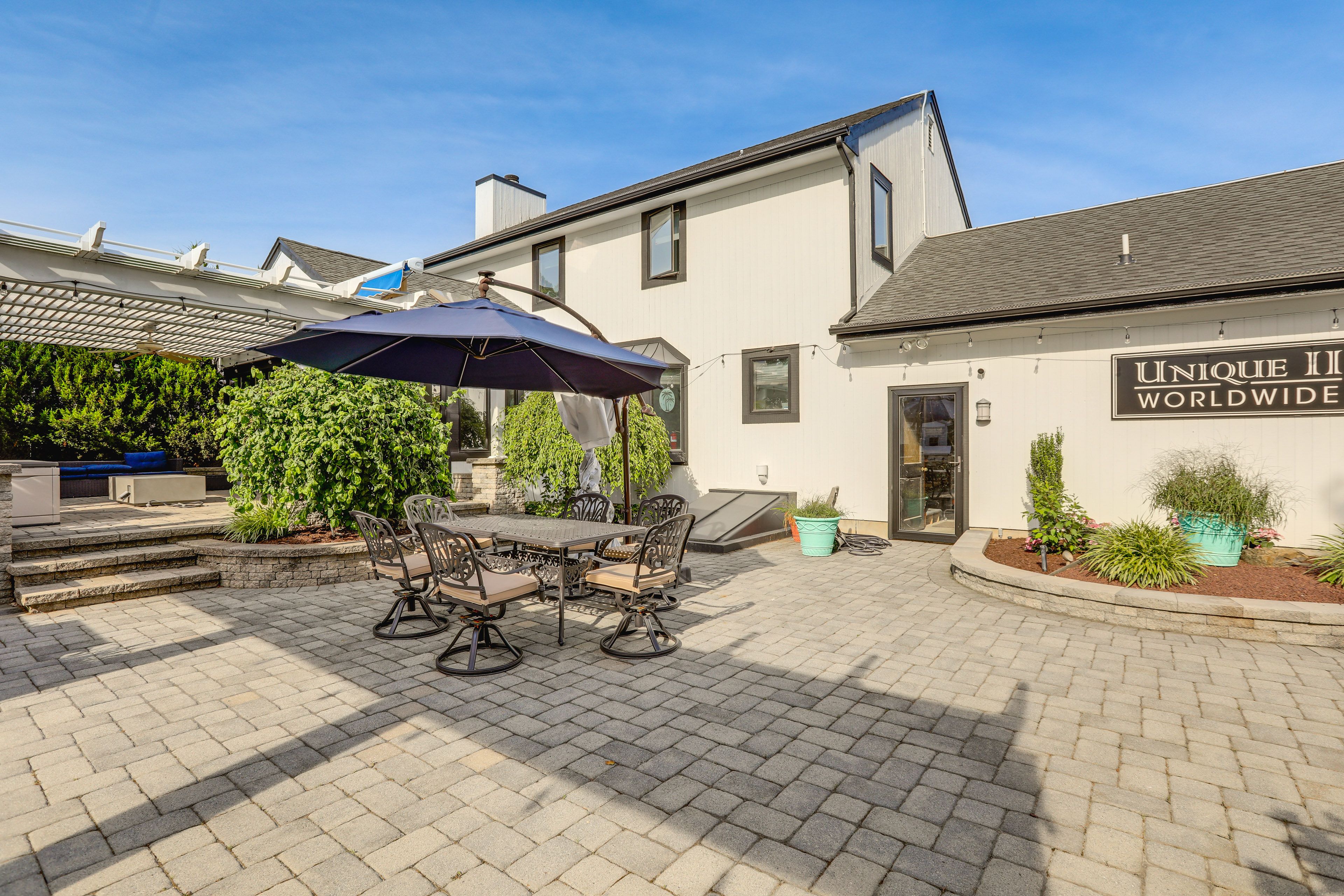Back Patio | Dining Space