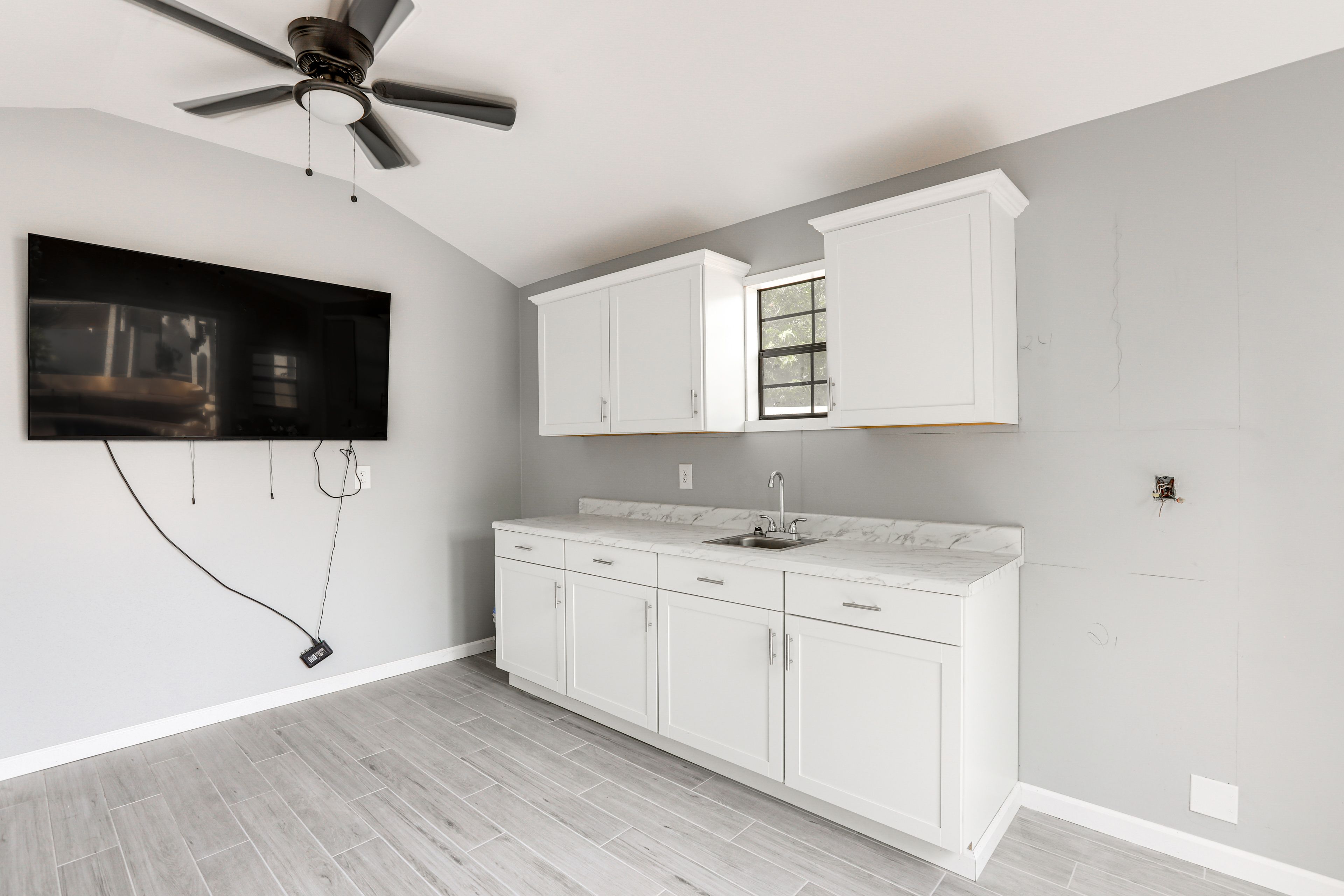 Pool House | Smart TV | Wet Bar