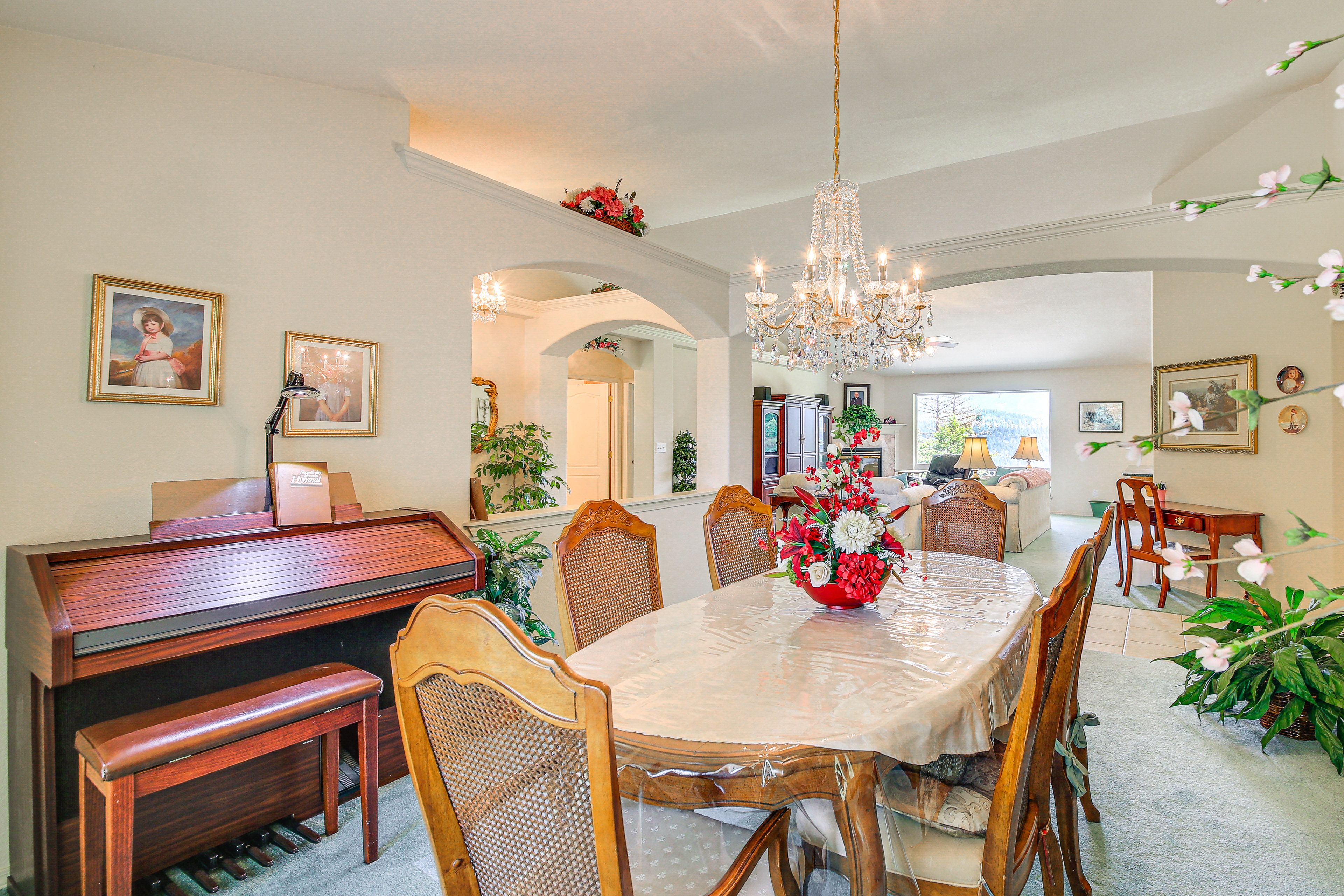 Dining Room | Main Level