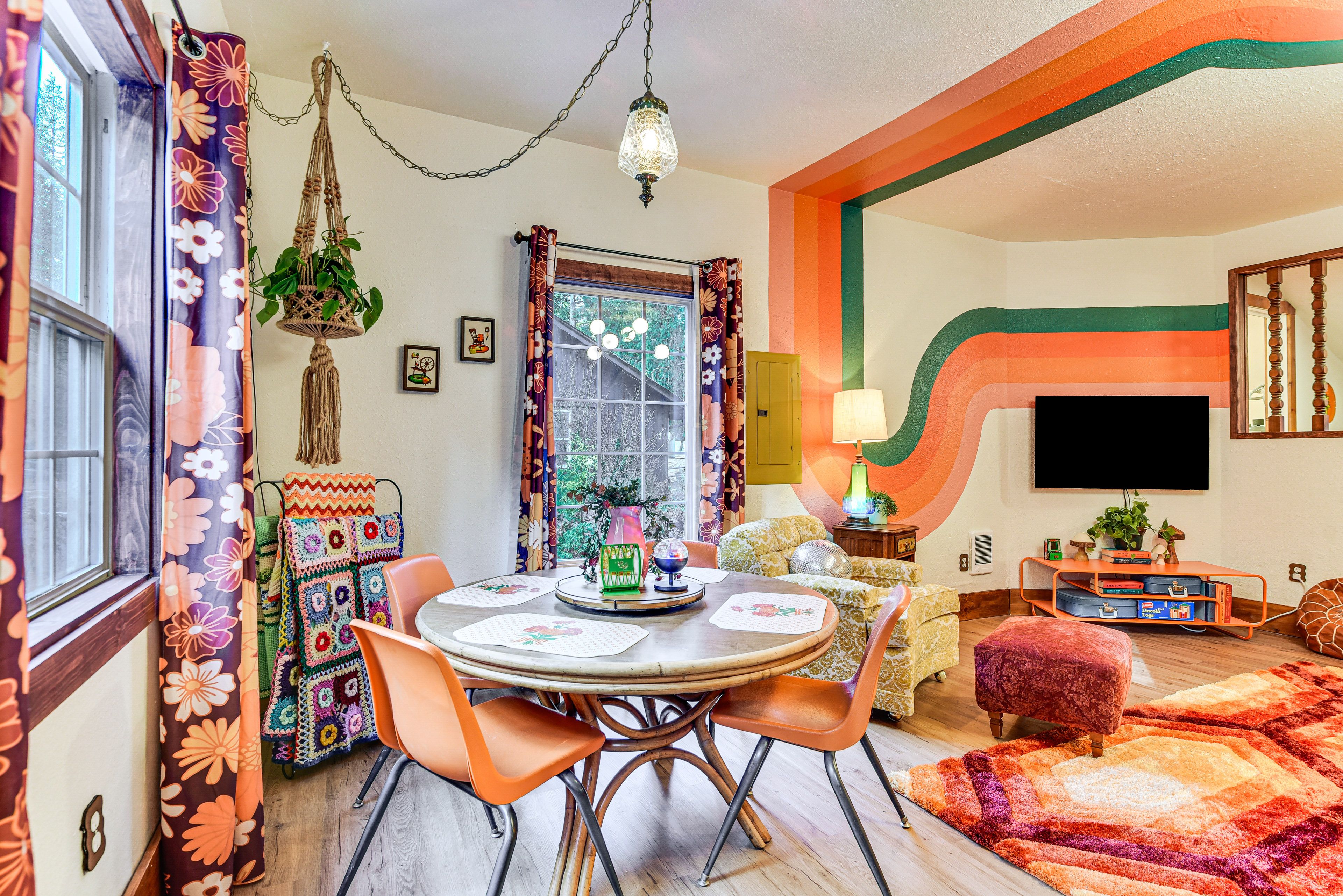 Dining Area | Dishware & Flatware