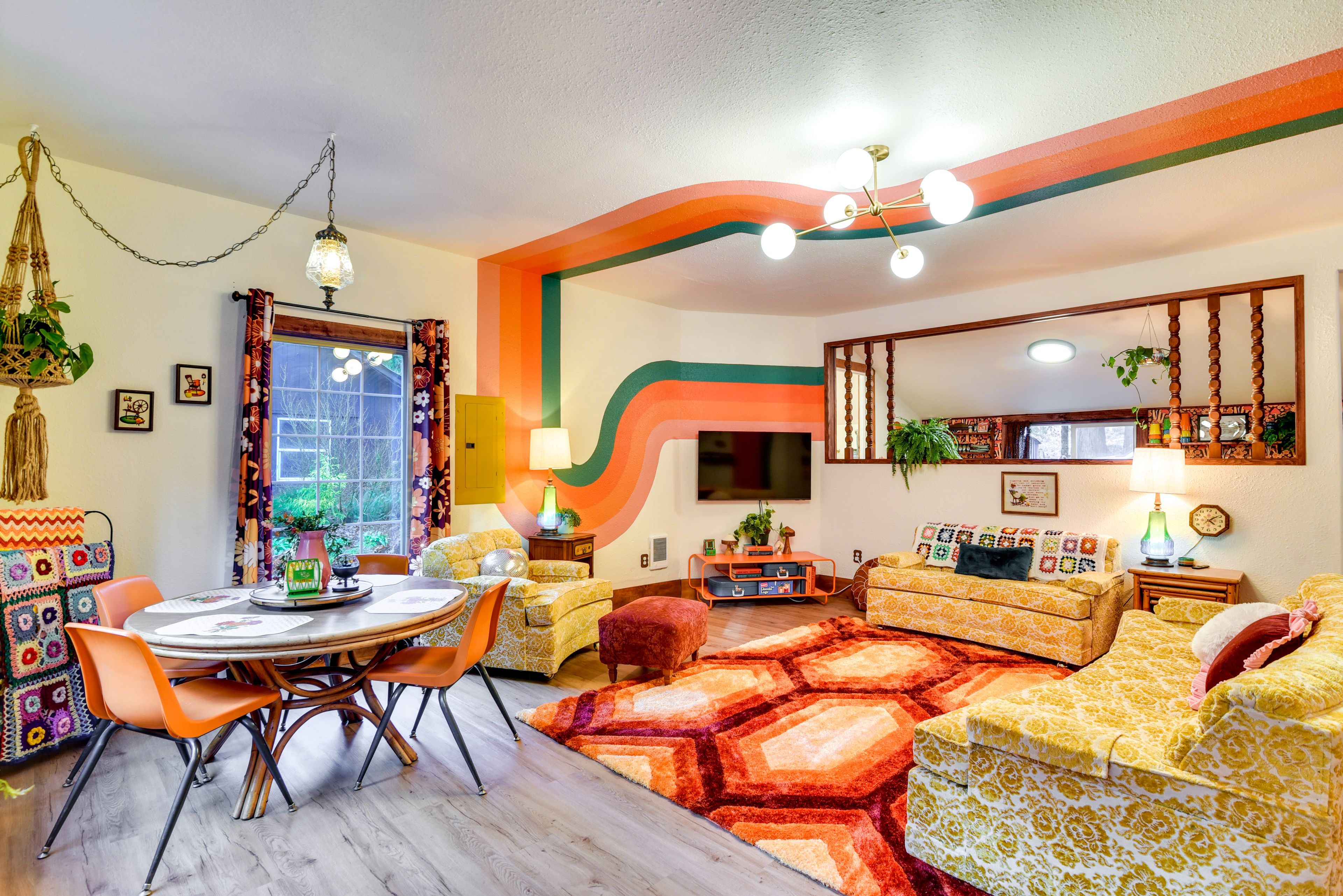 Rhododendron Vacation Rental | 2BR | 1BA | 1,200 Sq Ft | Step-Free Access