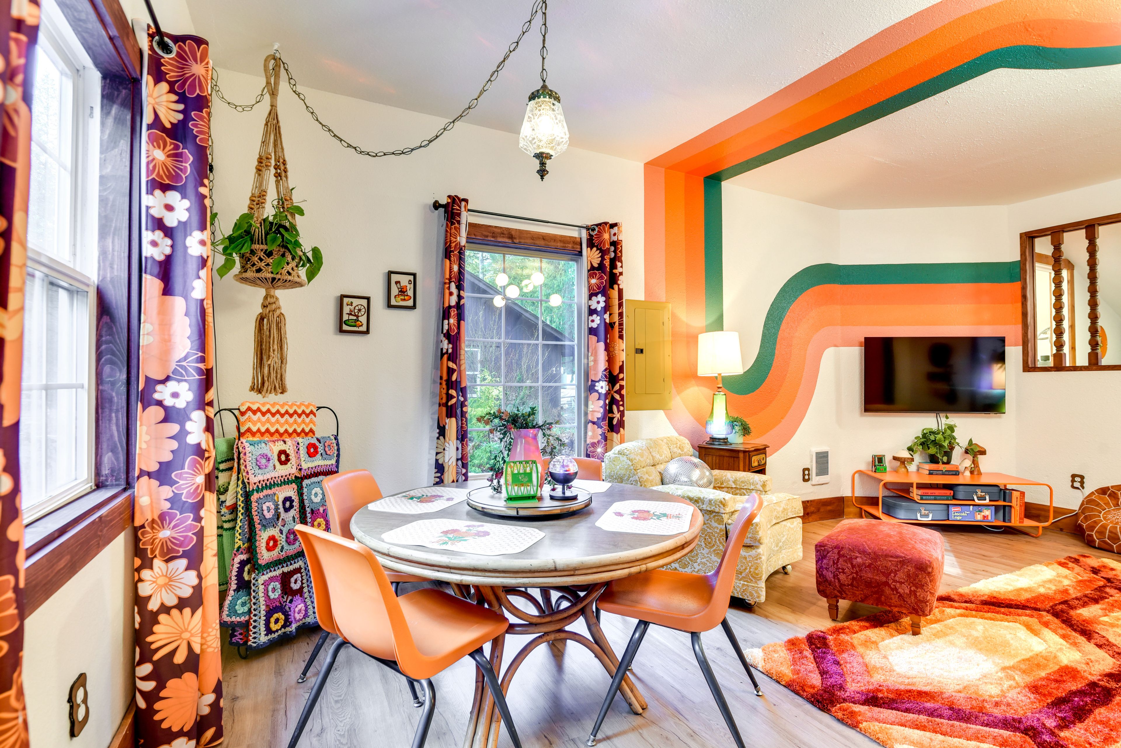 Dining Area | Dishware & Flatware