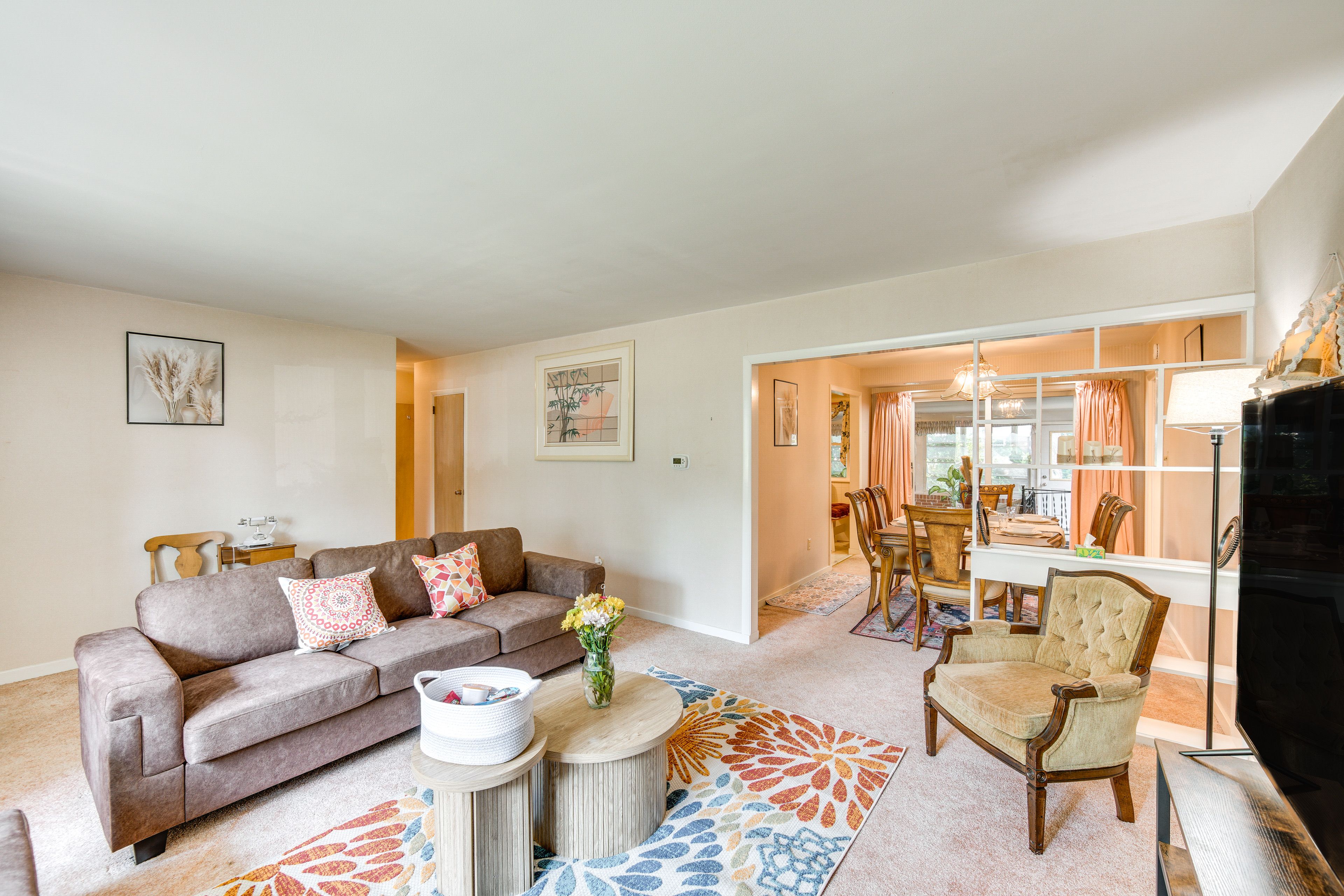Interior | Central Heating & A/C | Free WiFi