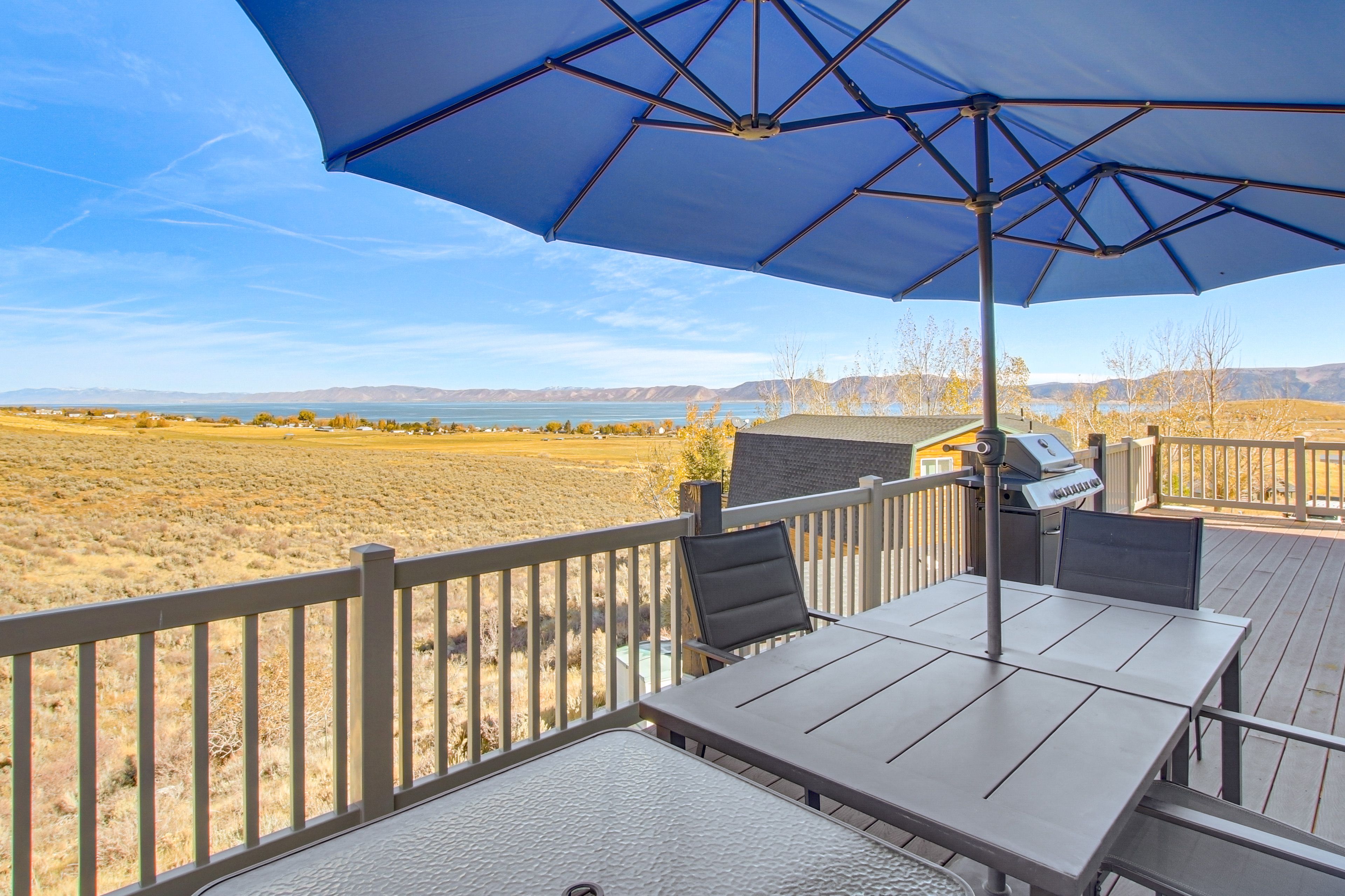 Deck | Outdoor Dining Area | Gas Grill