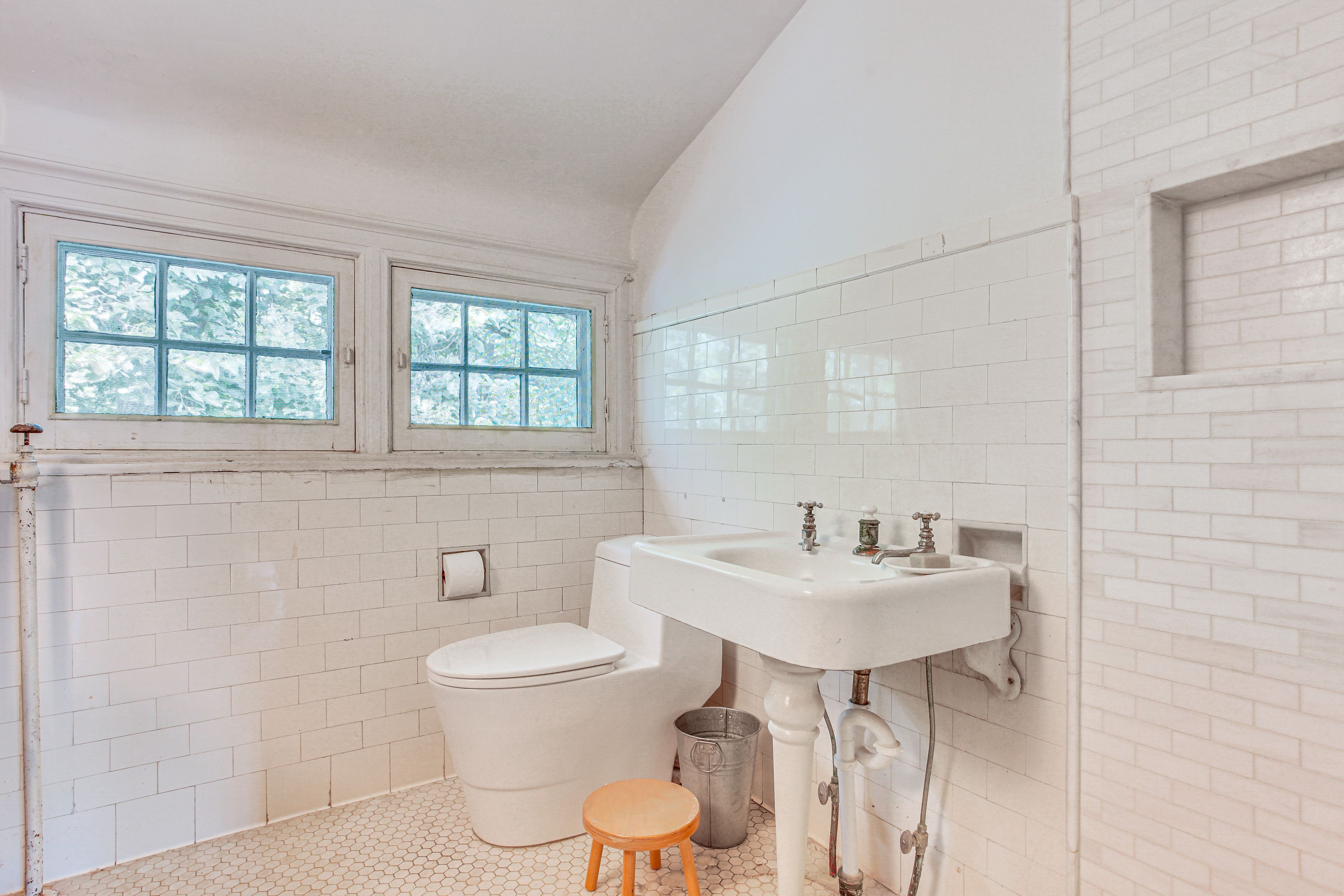 Full Bath | 3rd Floor