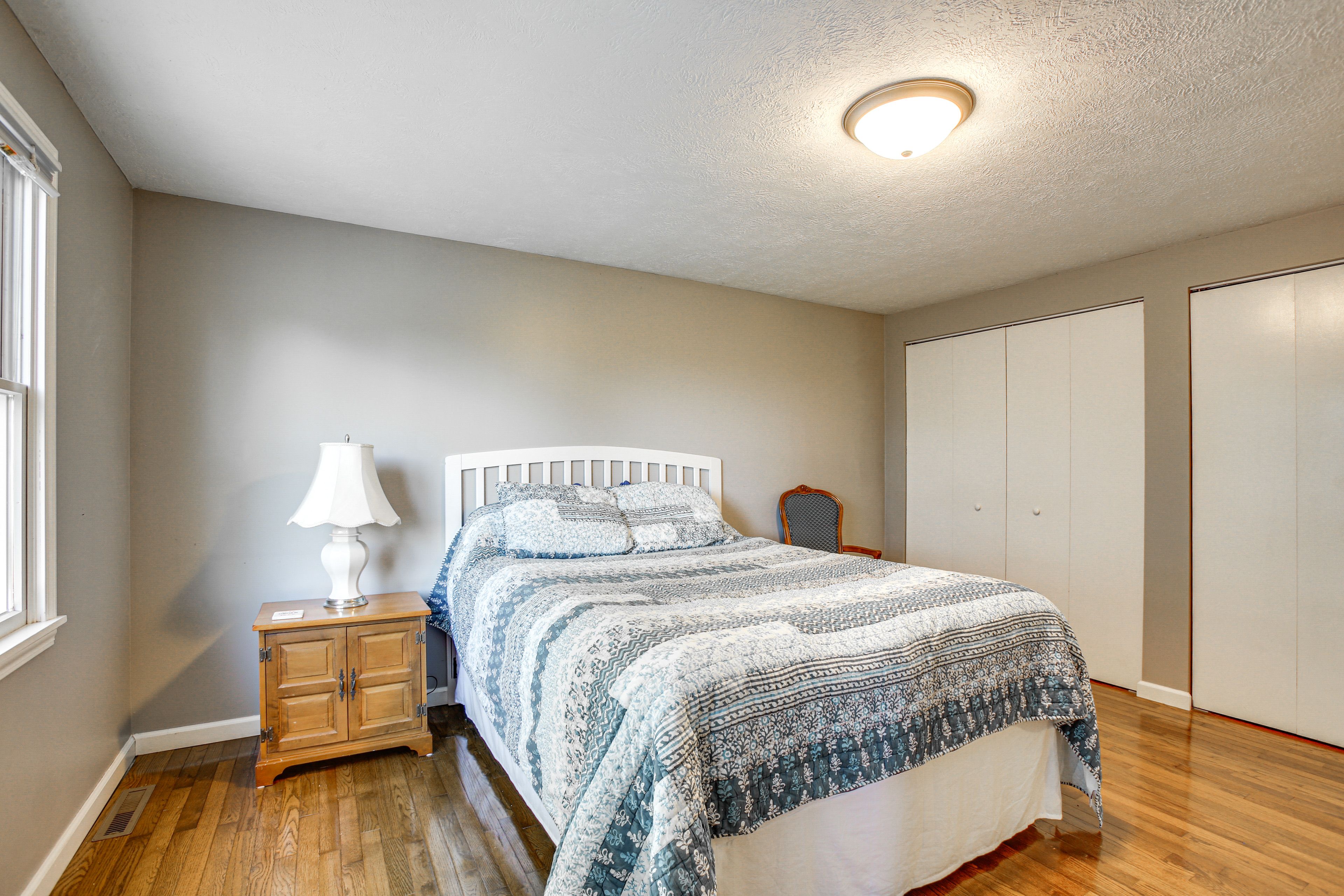 Bedroom 2 | Queen Bed | Upper Level