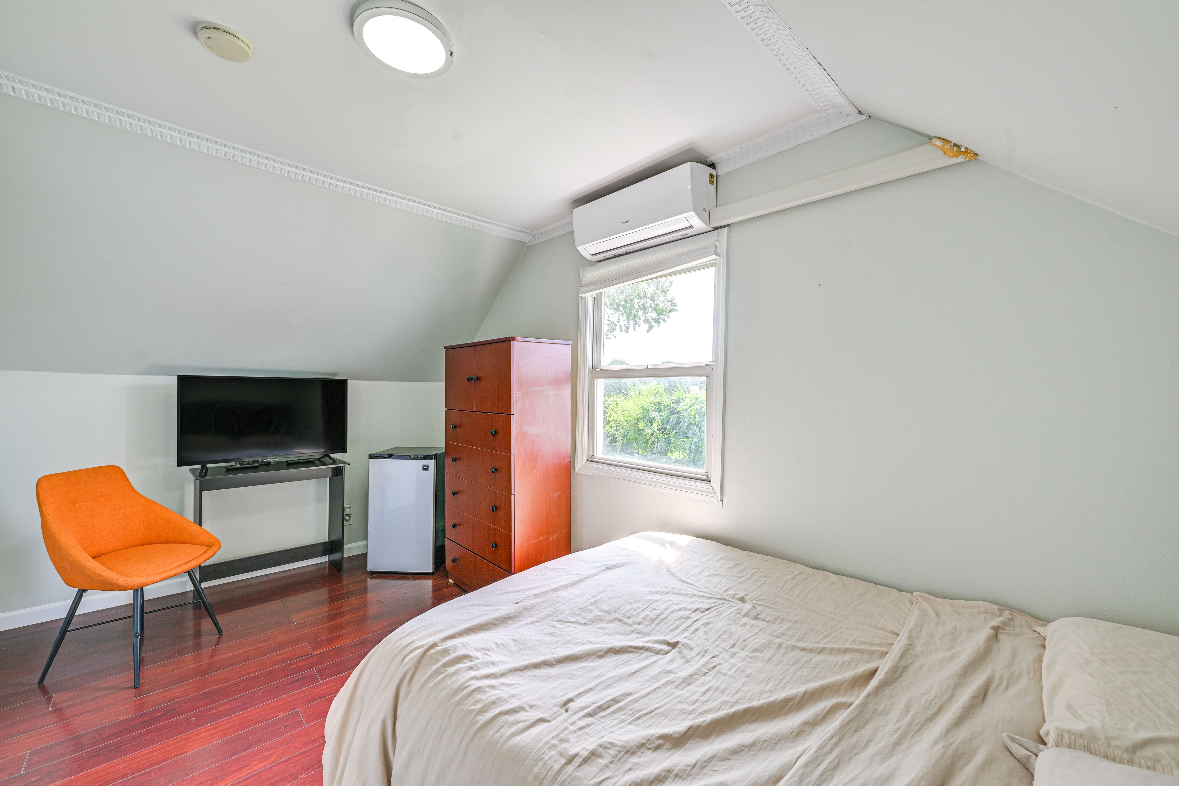 Bedroom 2 | Smart TV | Mini Fridge