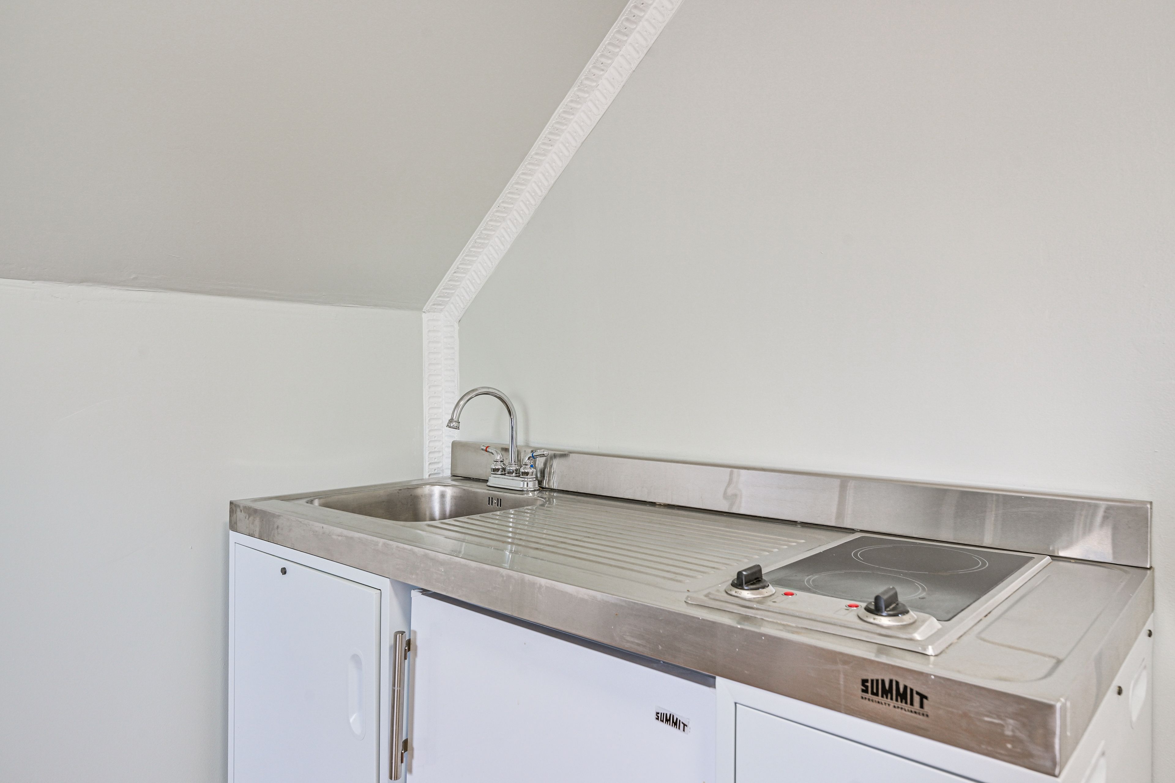 Bedroom 1 | Kitchenette | Cooktop | Mini Fridge