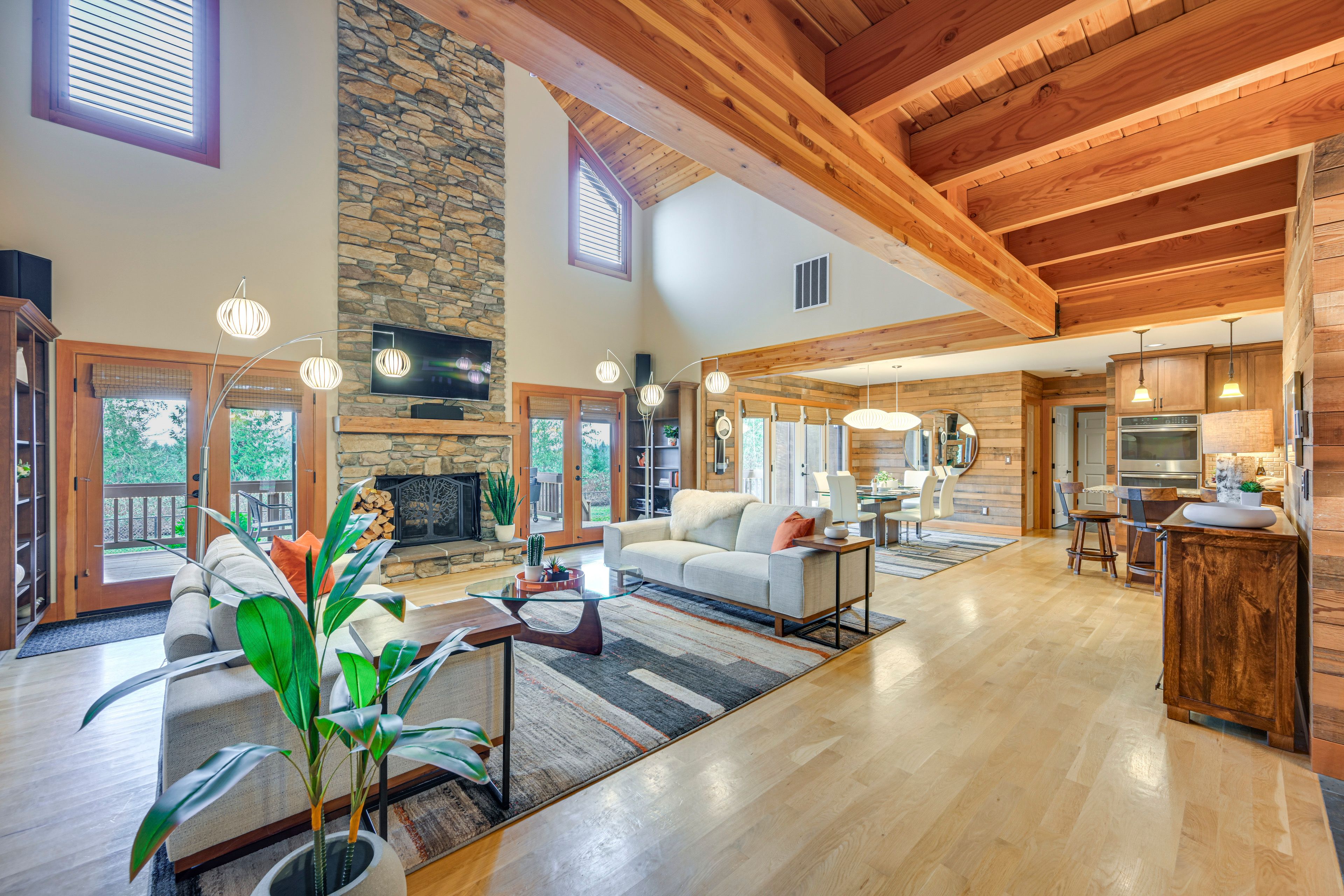 Living Area | Wood-Burning Fireplace | Smart TV | Board Games