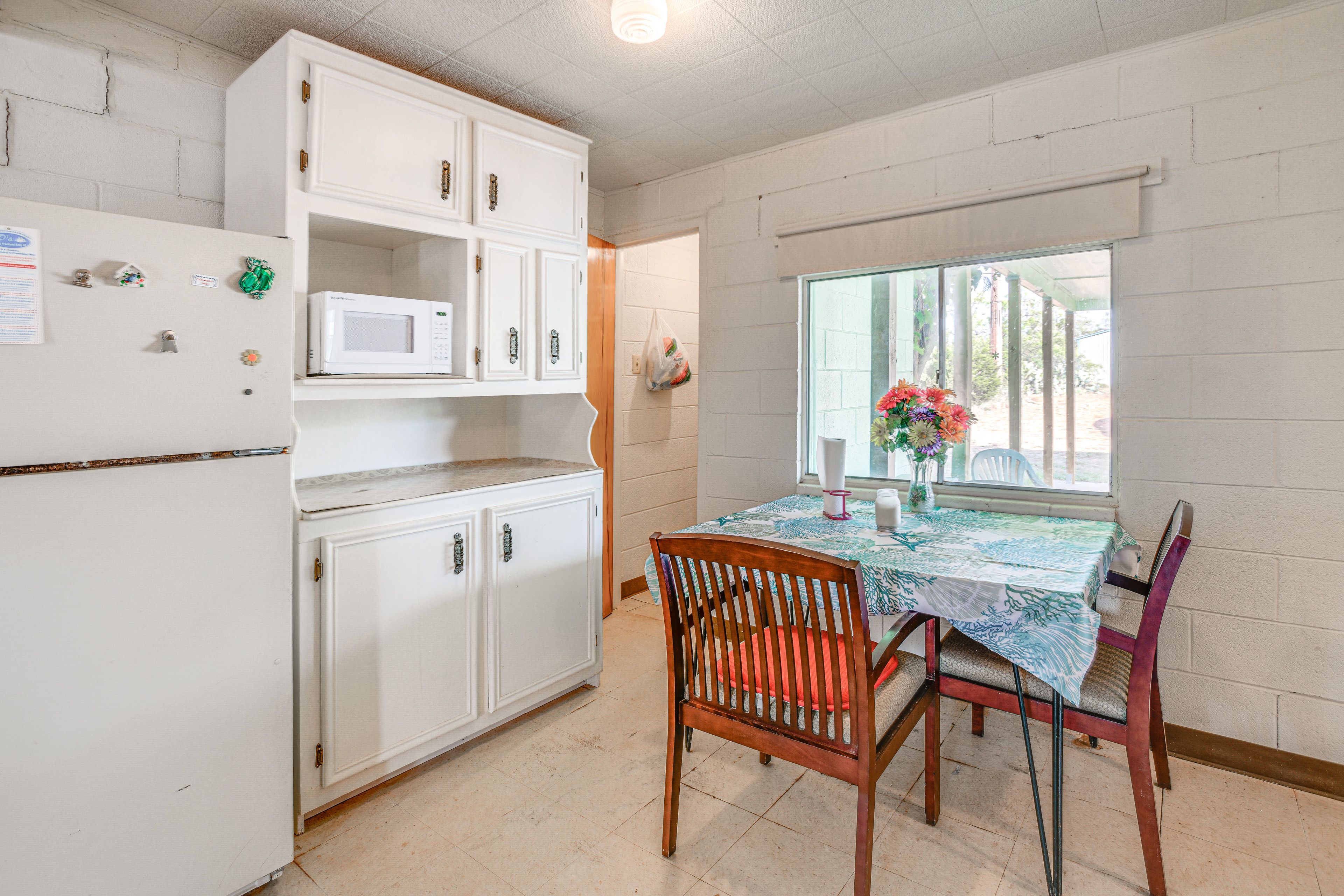 Dining Area | Kitchen