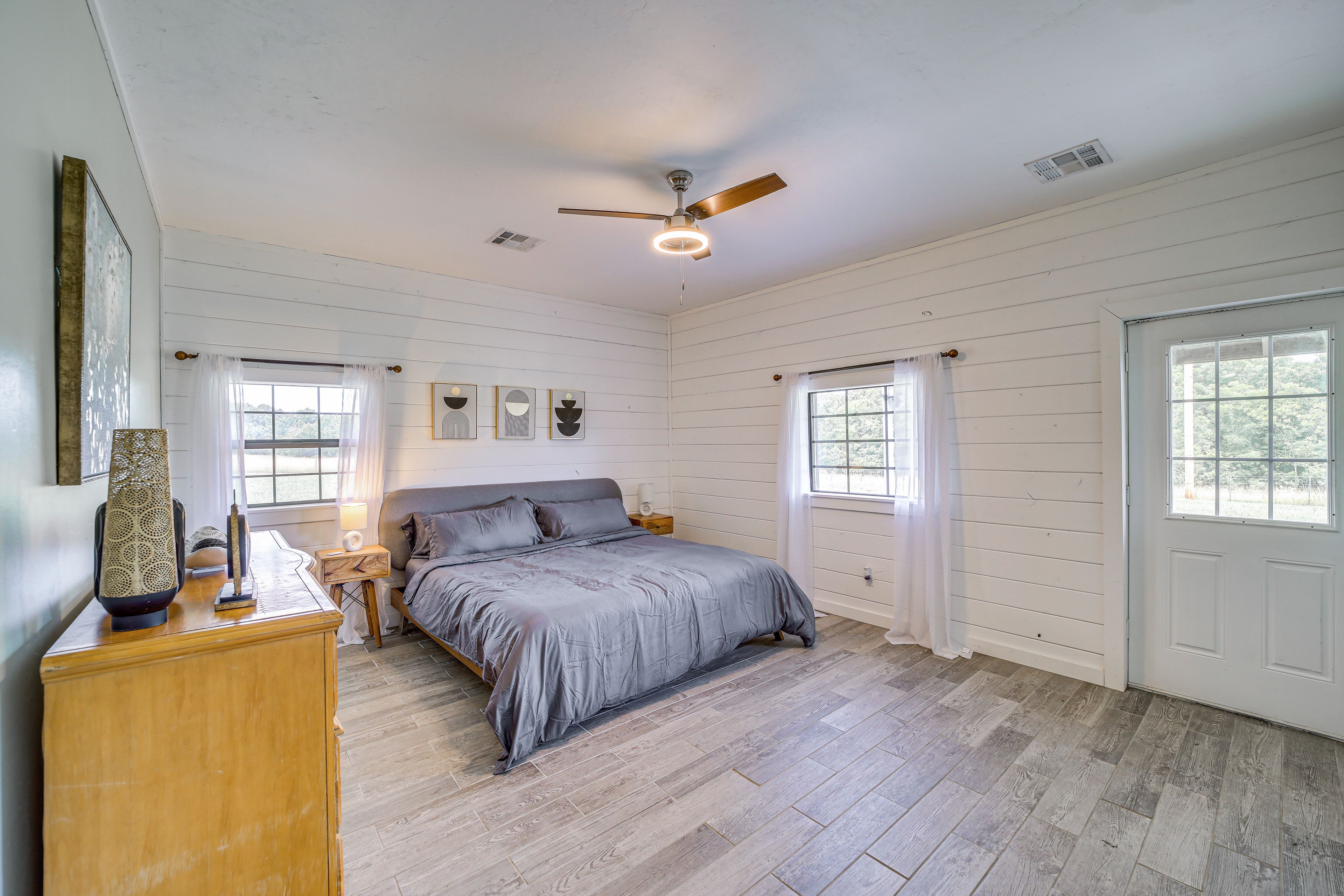 Bedroom 1 | King Bed