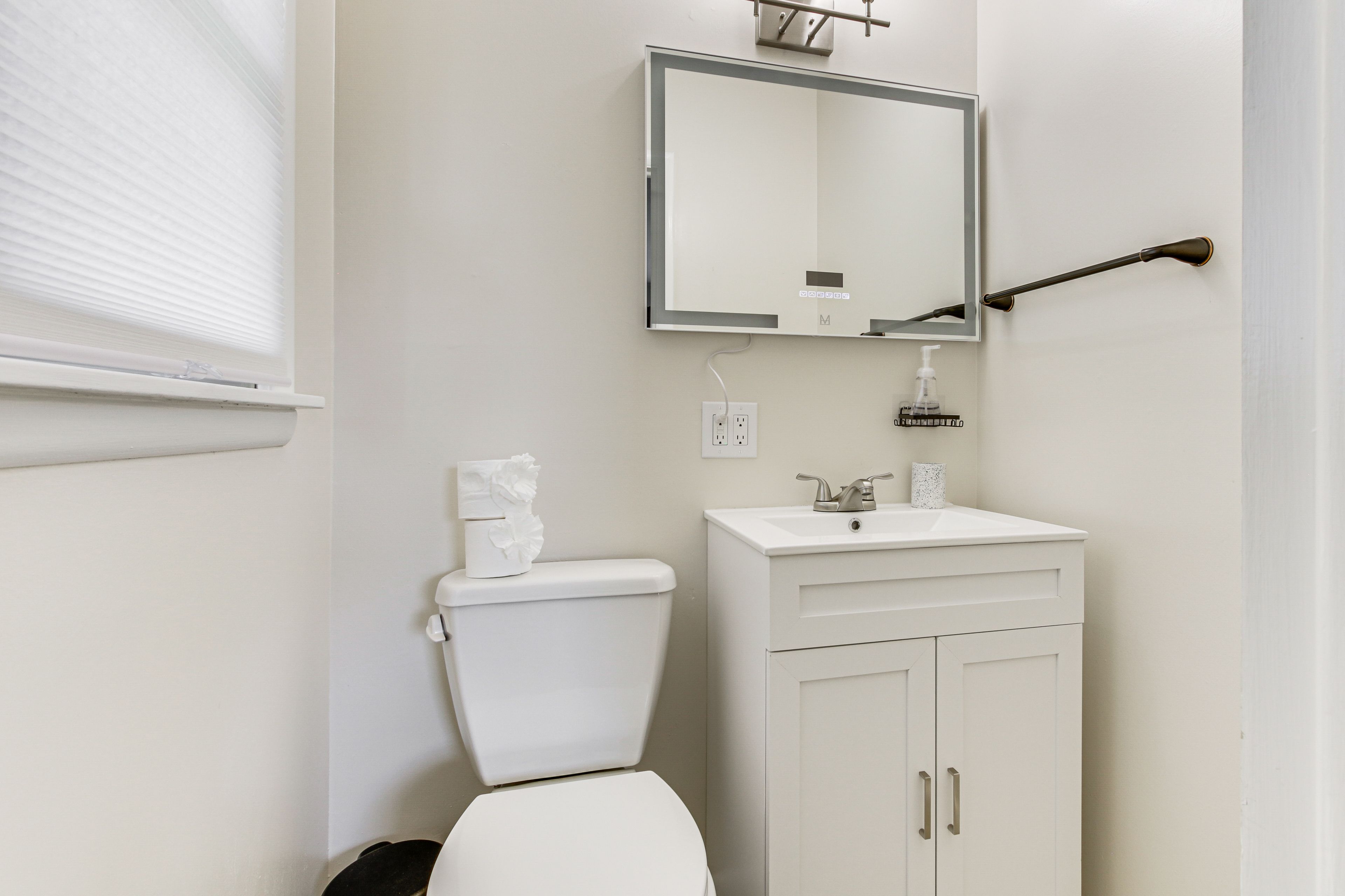 Half Bathroom | Towels Provided