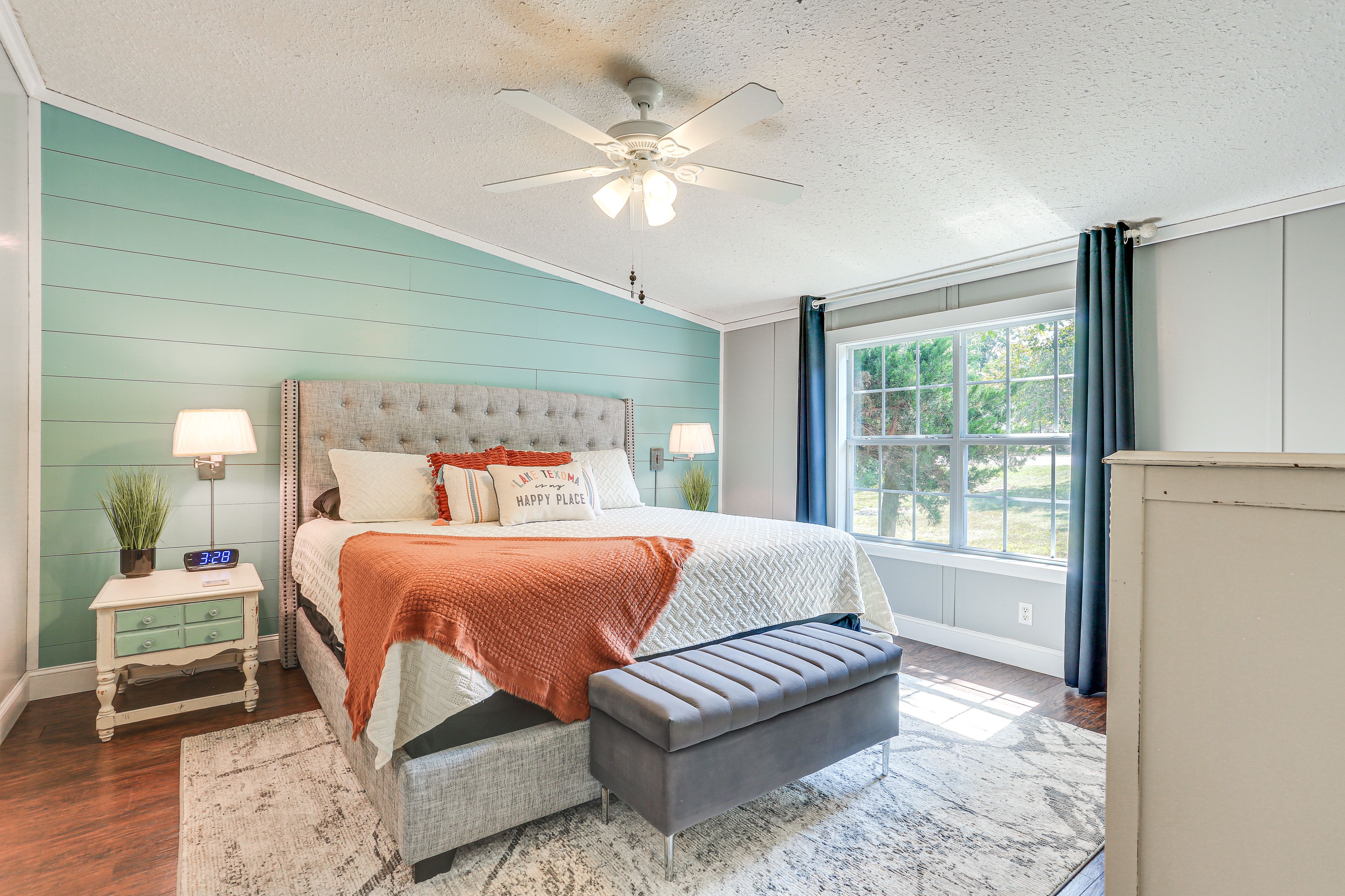 Bedroom 1 | King Bed | Linens Provided