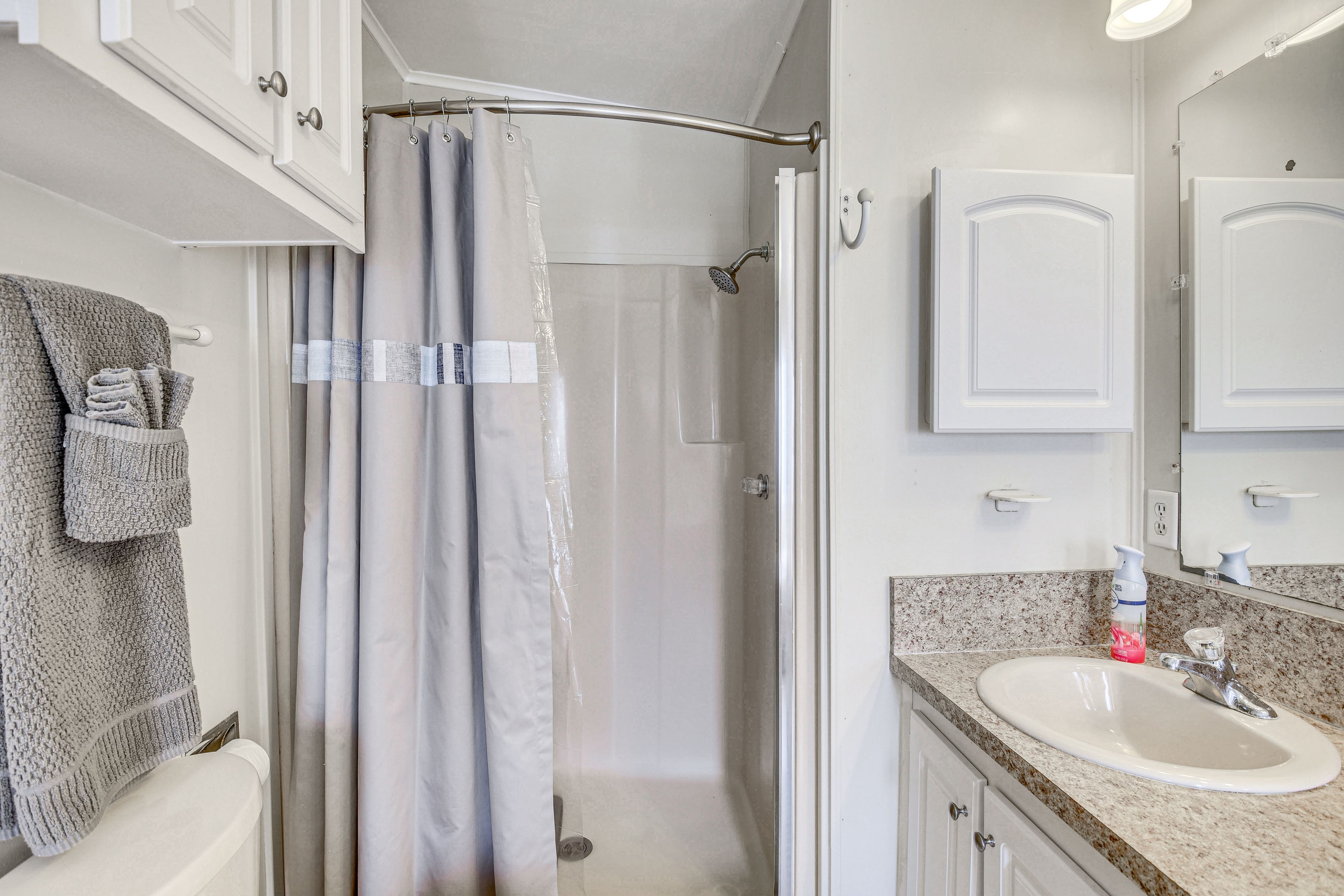 En-Suite Bathroom | Towels Provided