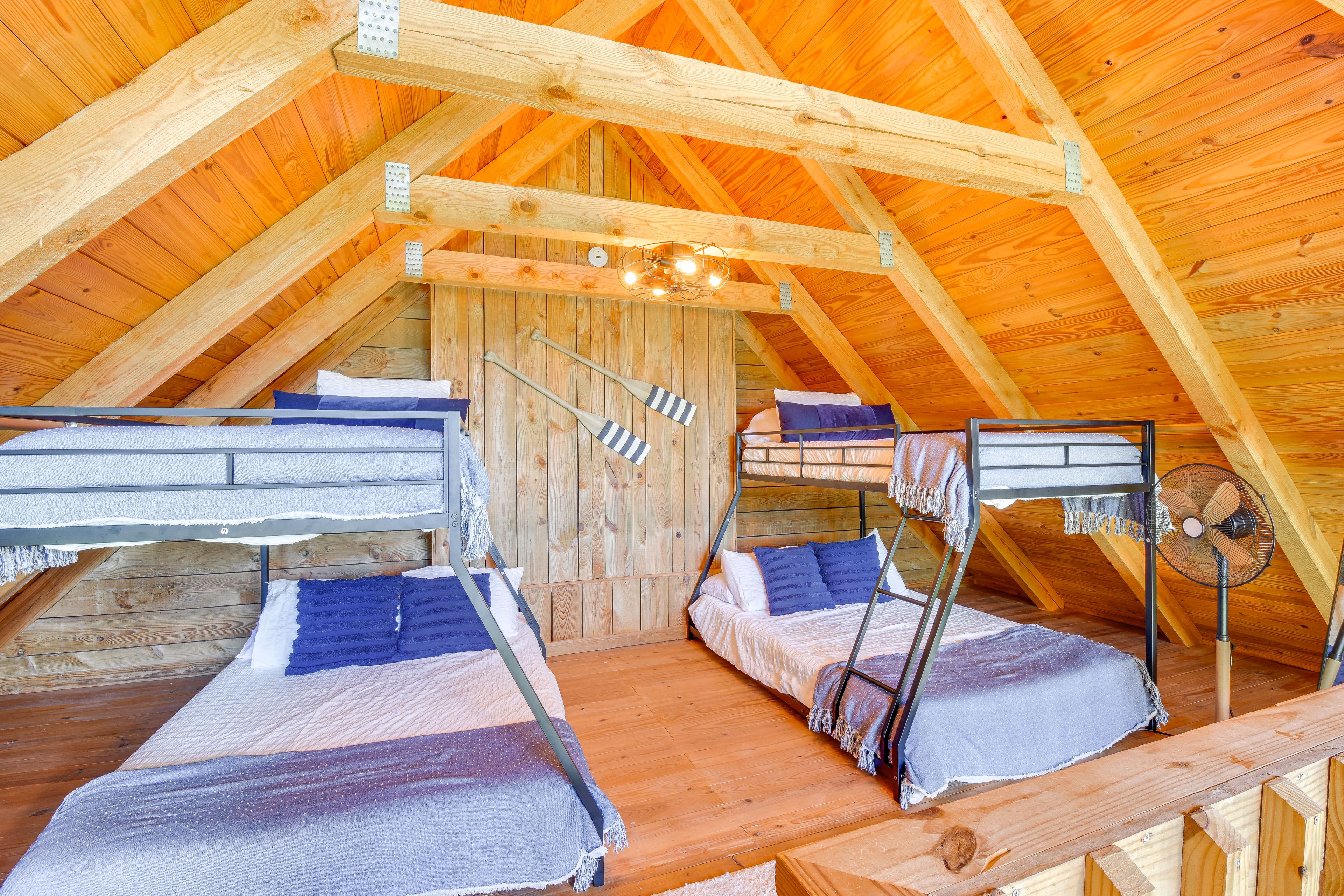 Loft | 2 Twin/Full Bunk Beds