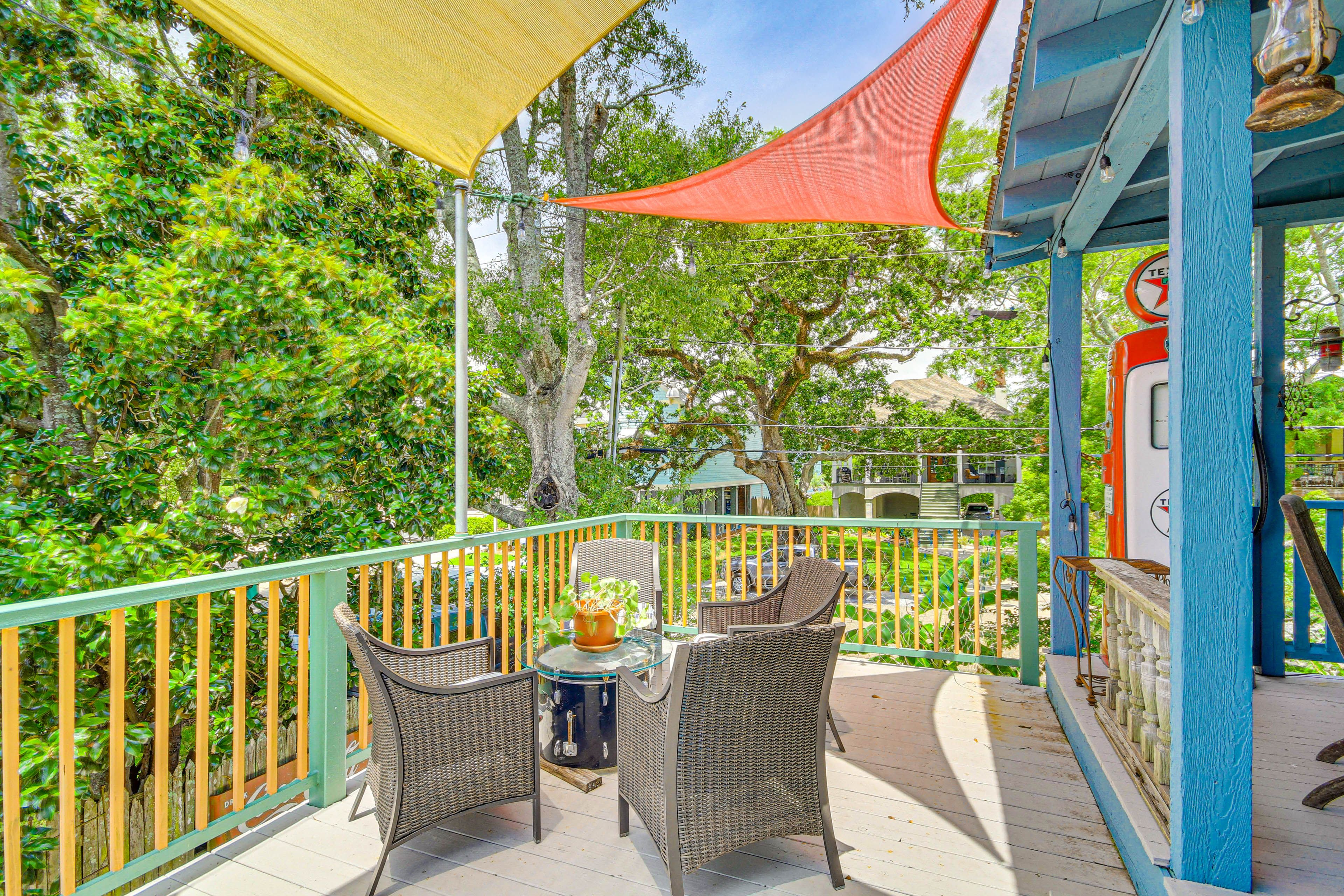 Deck | Gas Grill | Outdoor Dining Area | Lounge Seating