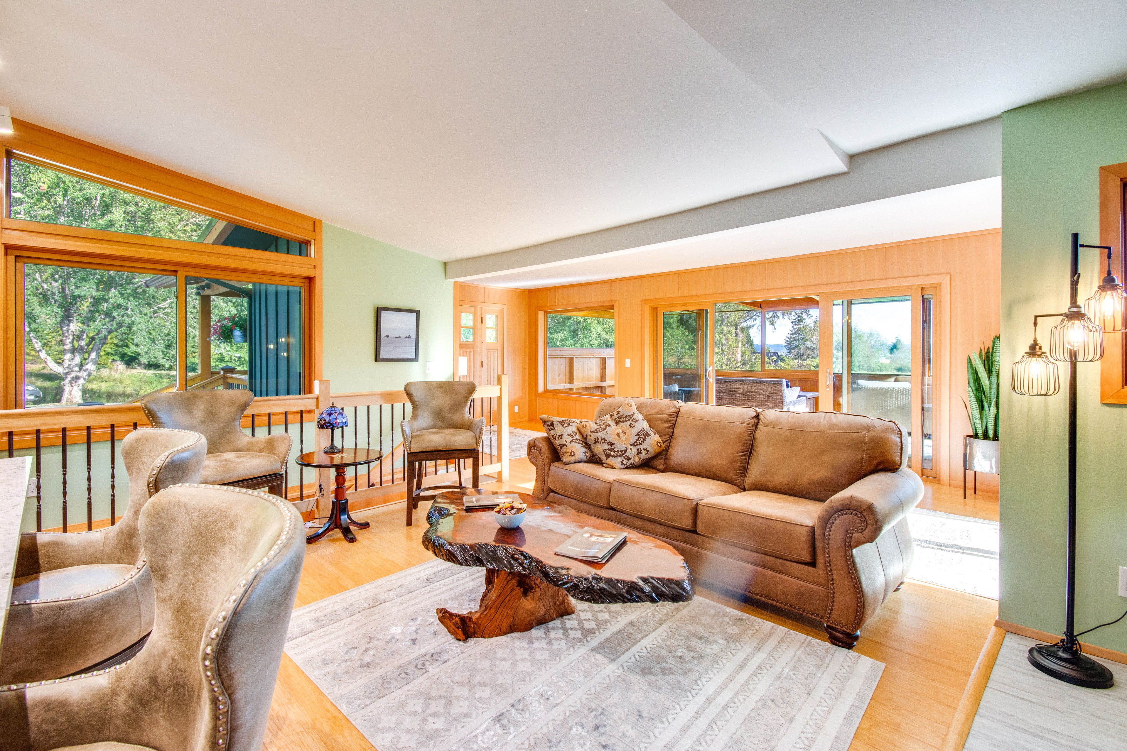 Living Area | Free WiFi | Main Level