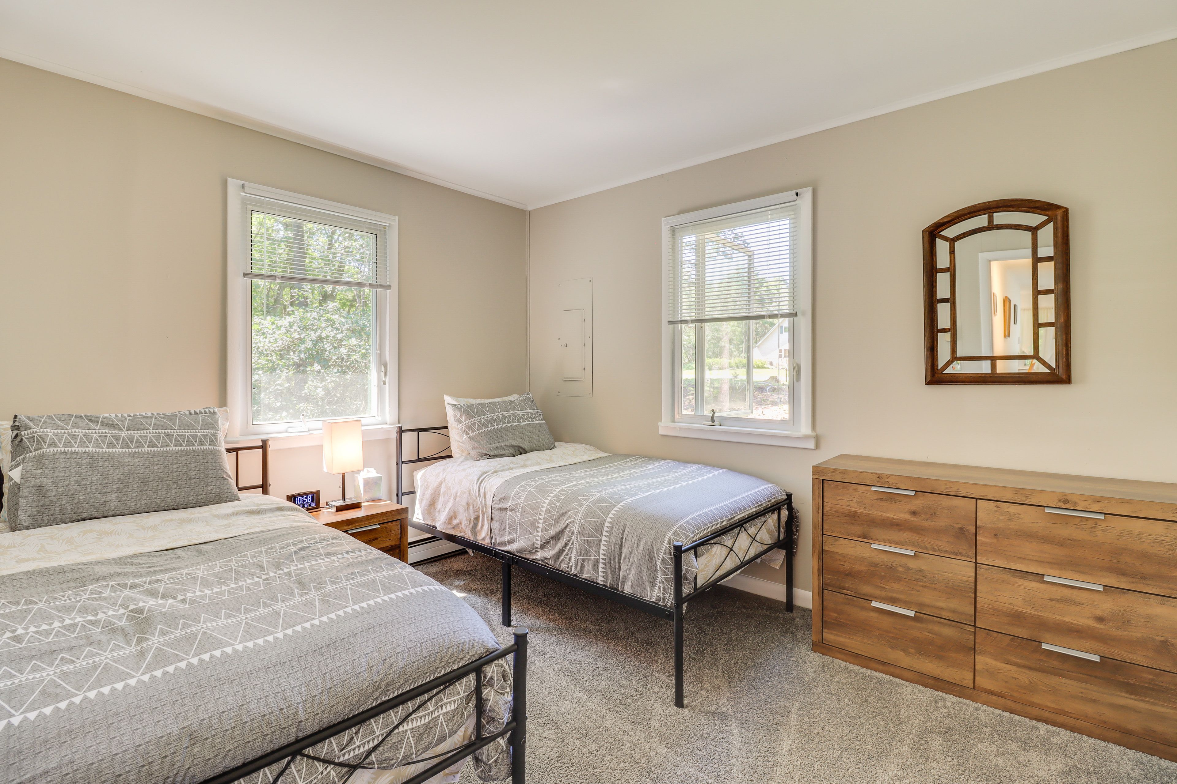 Bedroom 2 | 2 Twin Beds | Hangers