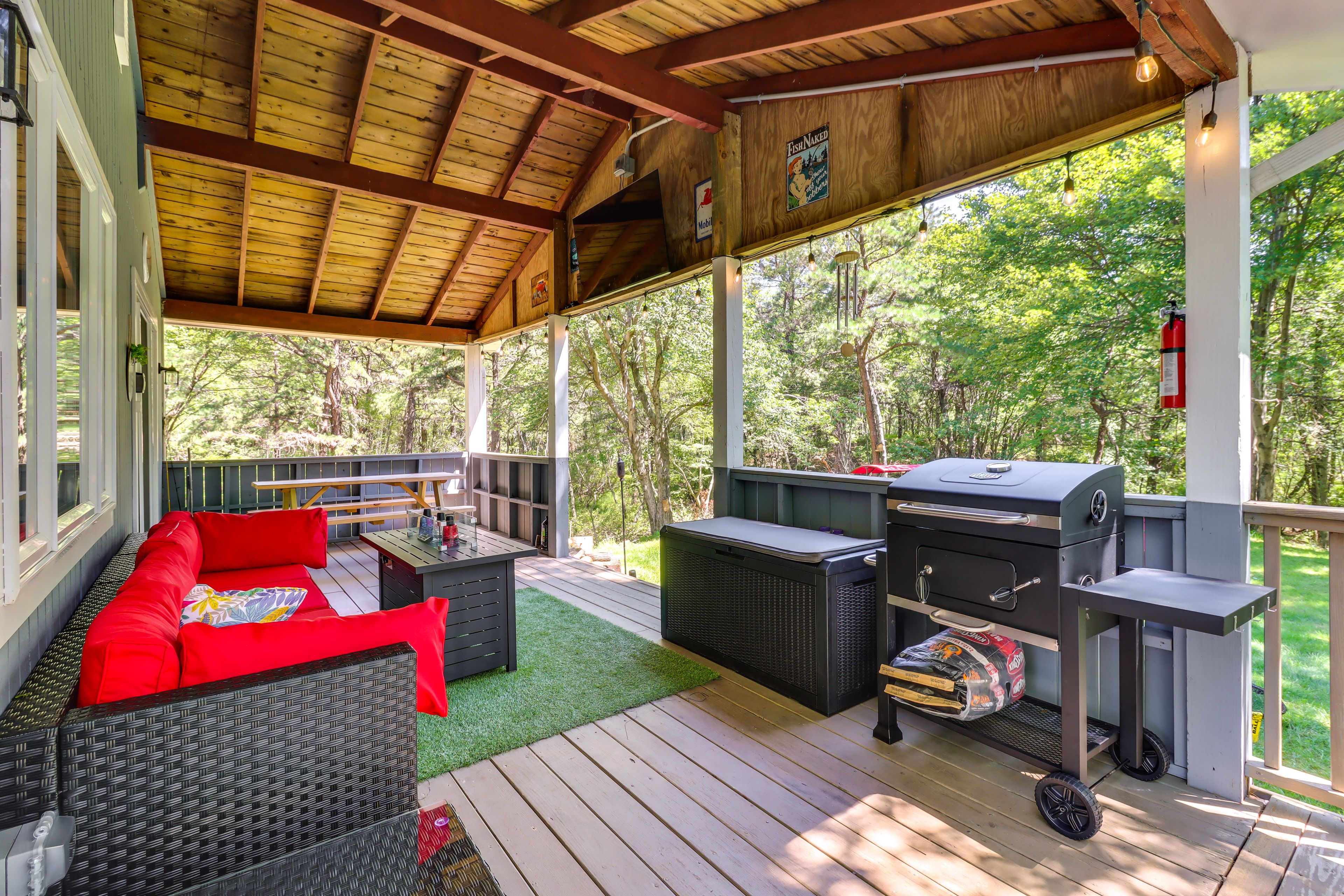 Wraparound Deck | Gas Grill | Charcoal Grill | Picnic Table | Outdoor TV