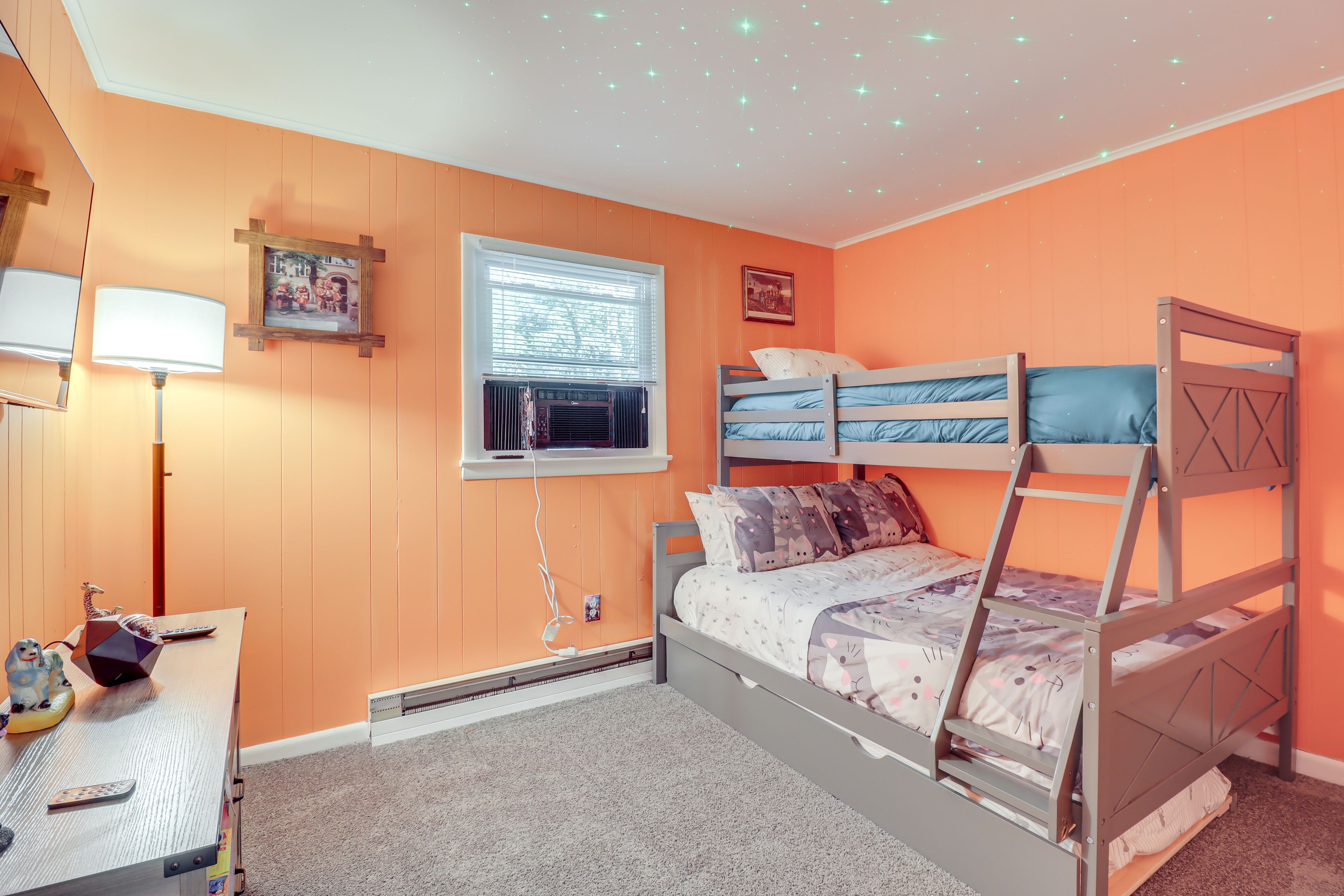 Bedroom 3 | Twin/Full Bunk Bed w/ Twin Trundle | Board Games