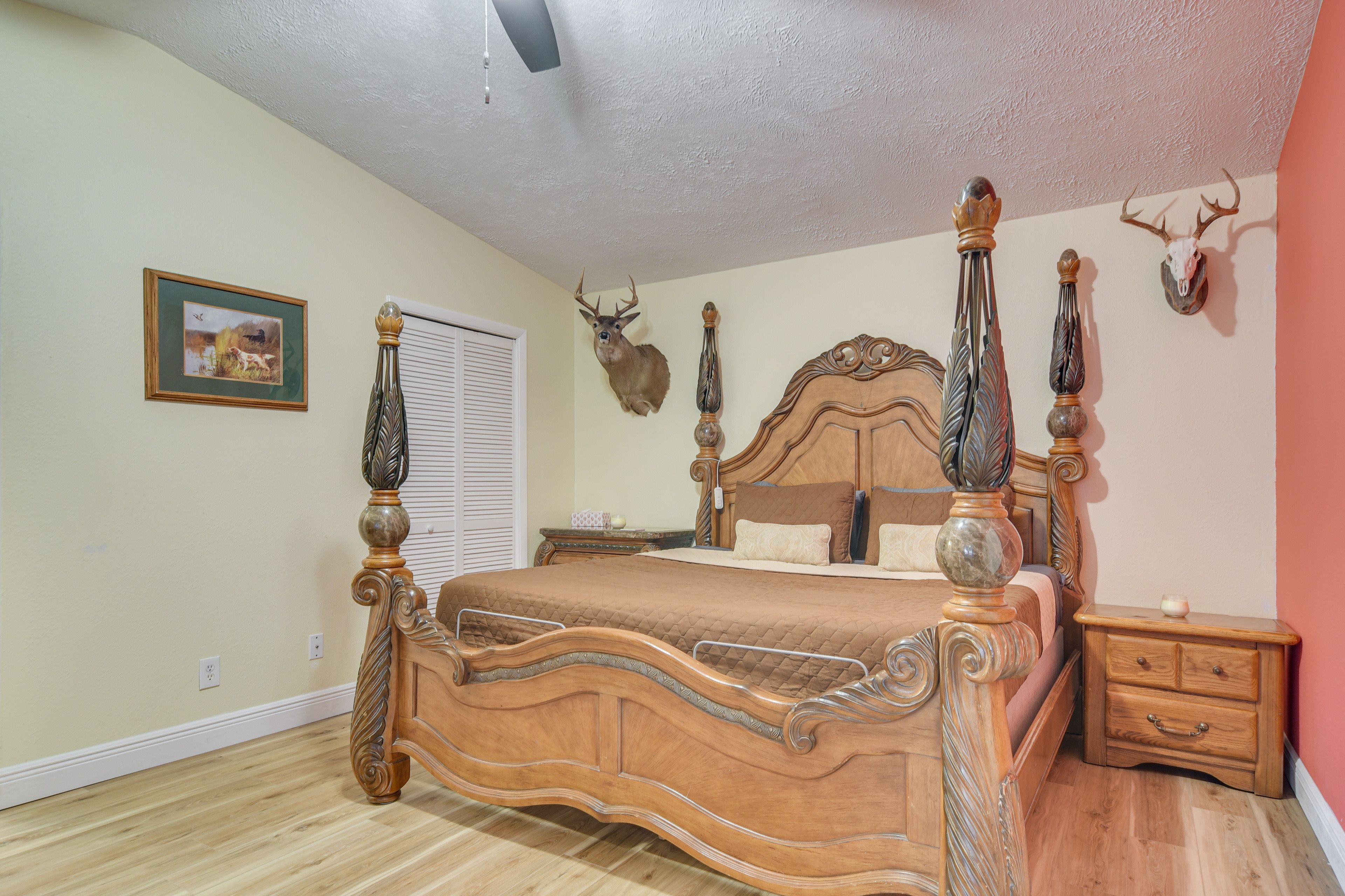 Bedroom 1 | King Bed | En-Suite Bathroom