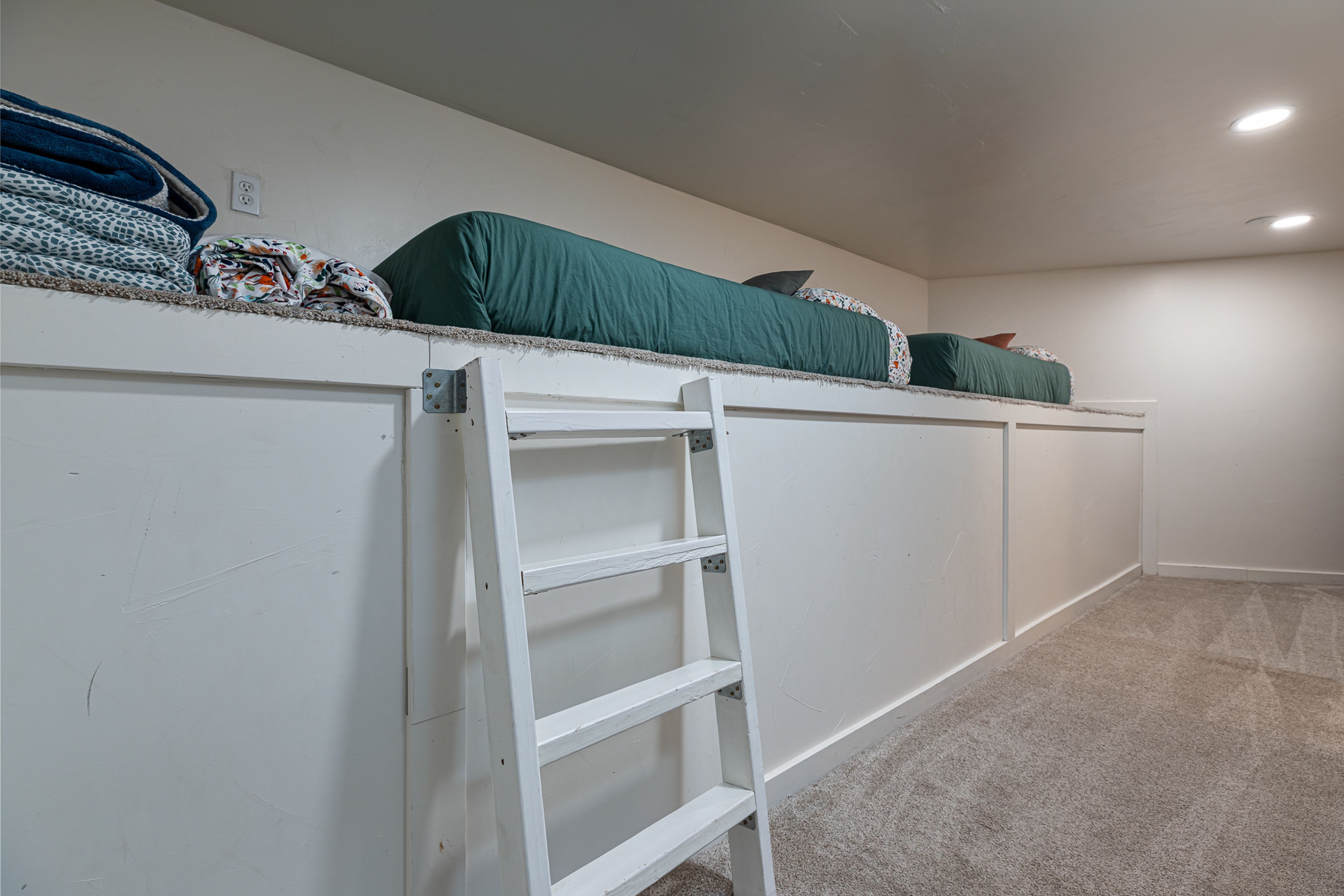 Bonus Room | Basement | 2 Full Bunk Beds | 2 Twin Mattresses