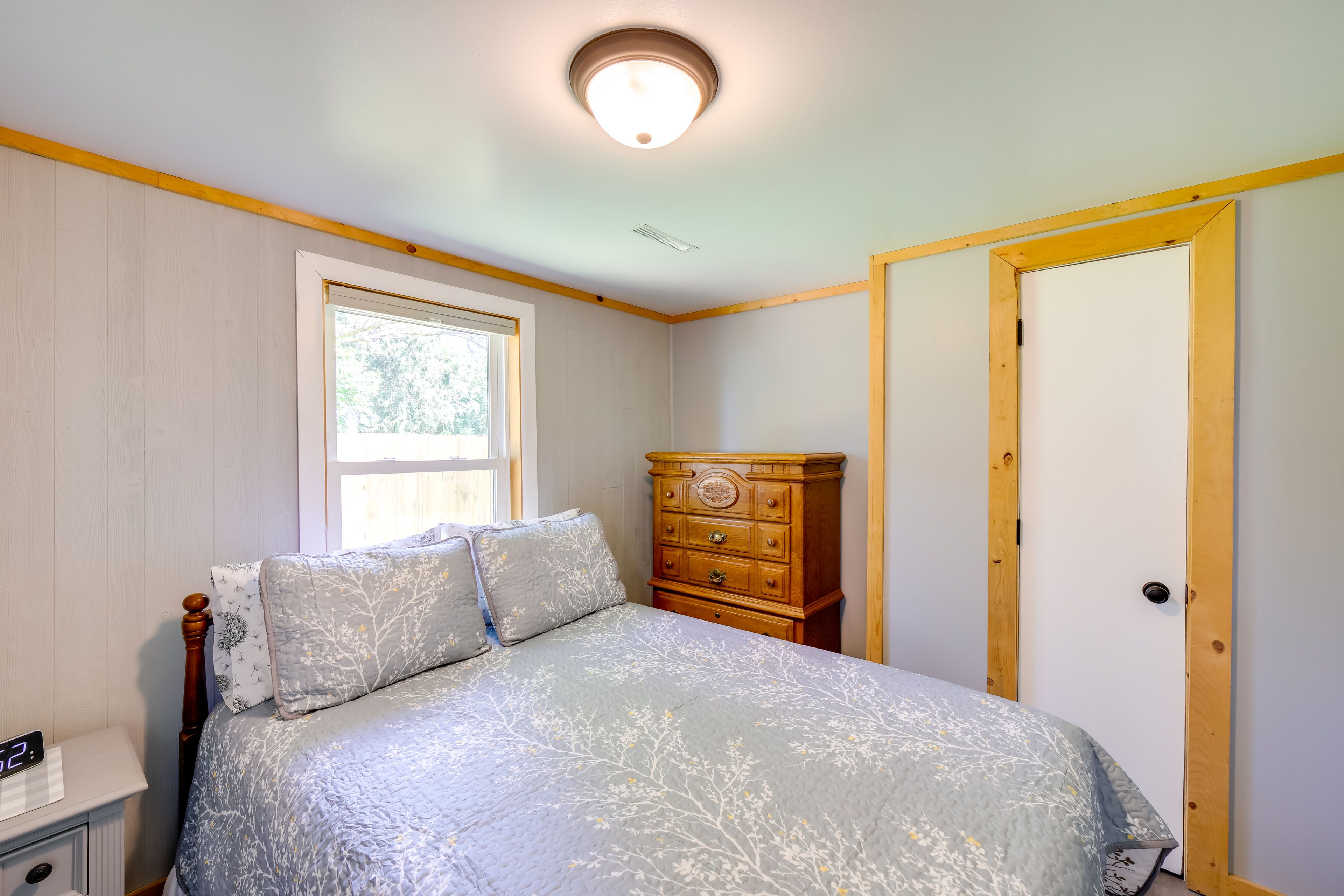 Bedroom 1 | Queen Bed | Linens Provided