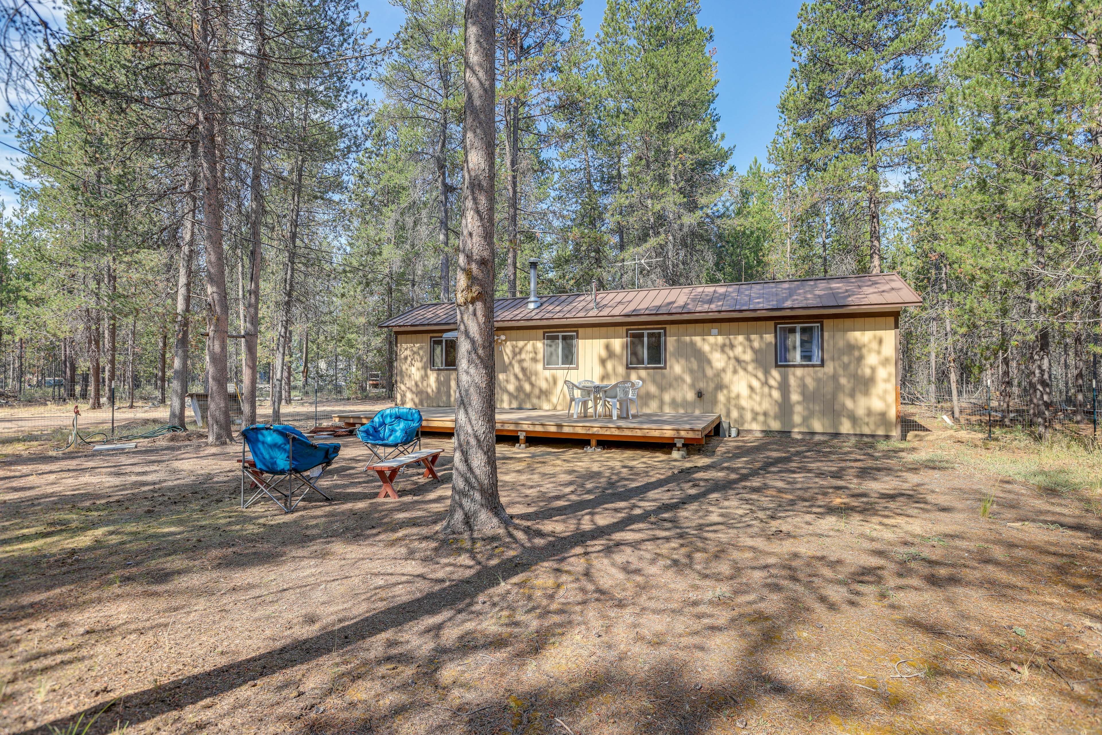 Ample Dirt Driveway Parking Available