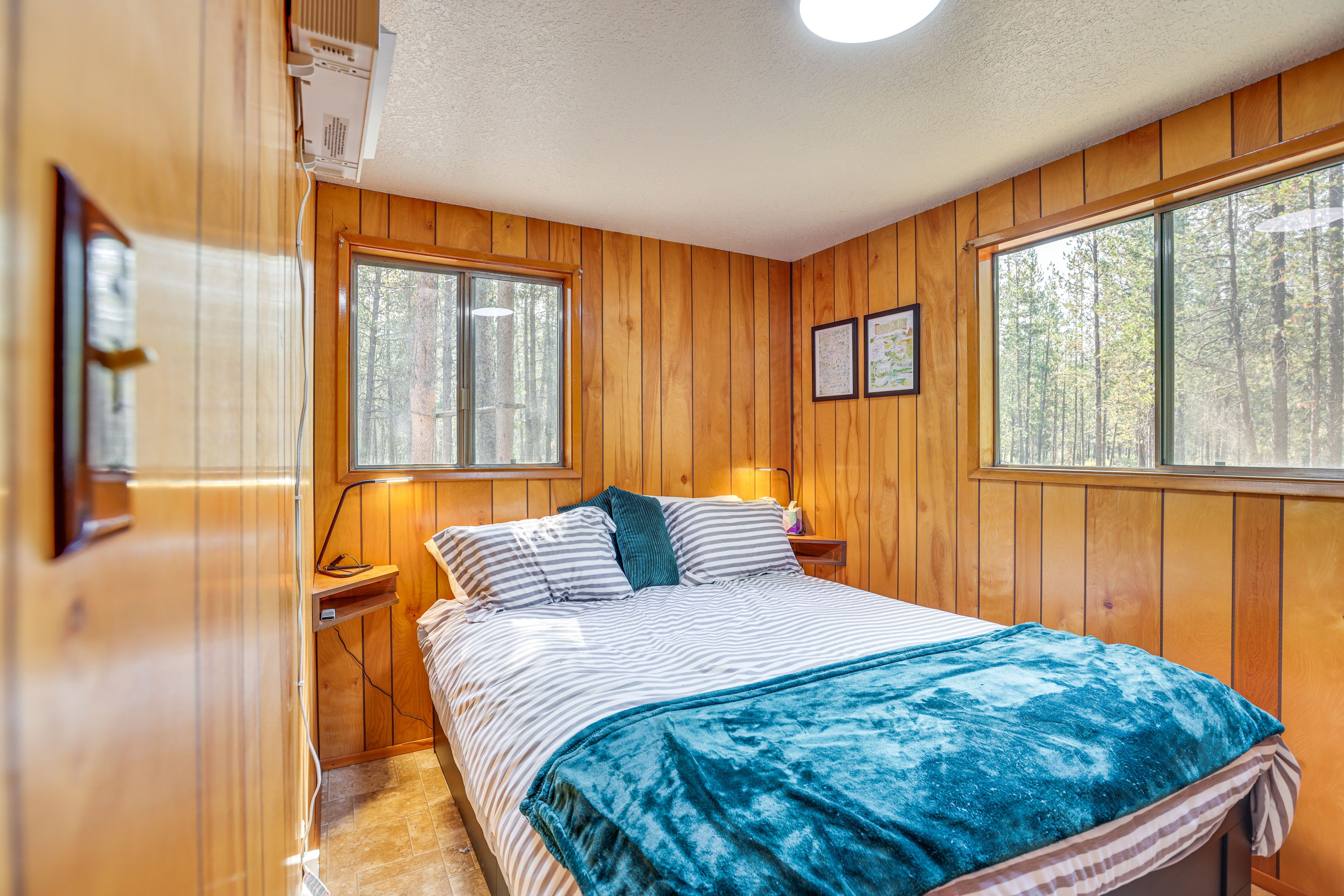 Bedroom 1 | Queen Bed